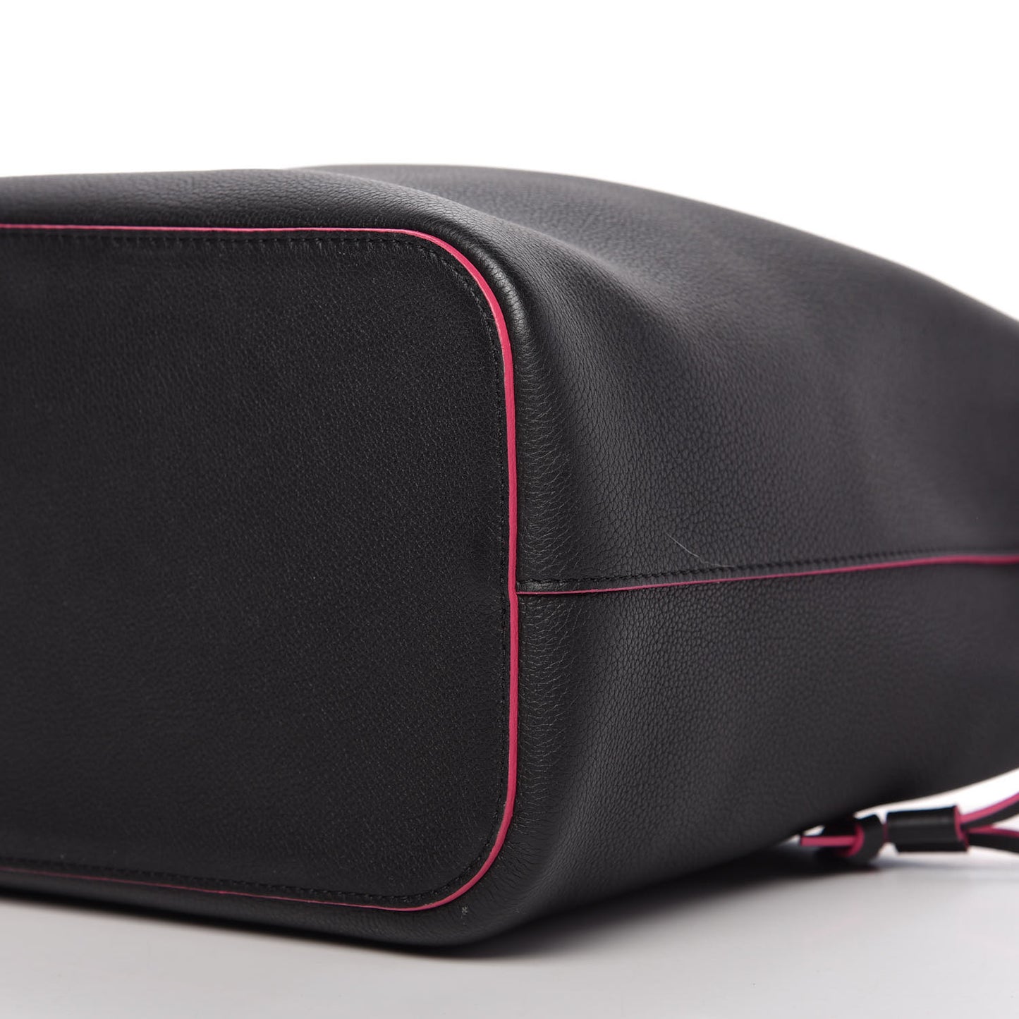Calfskin Lockme Bucket Black
