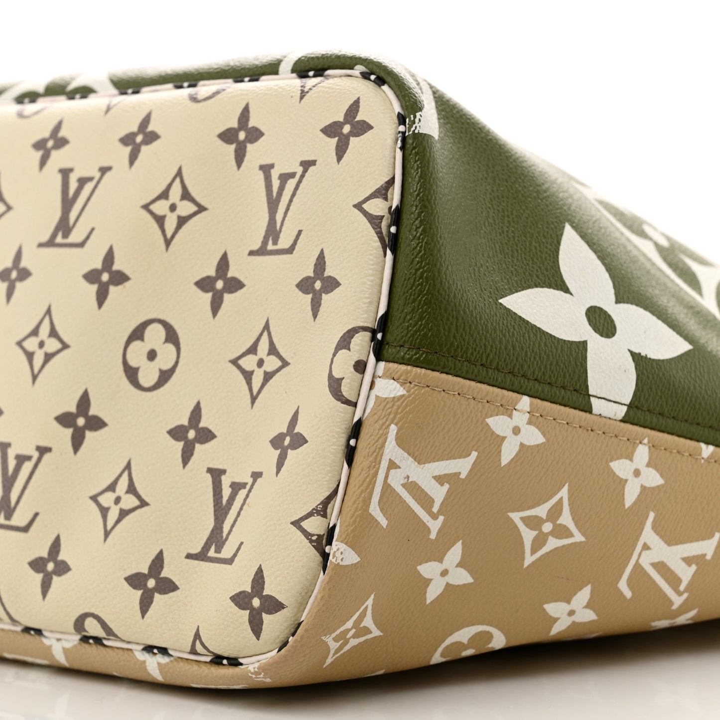 Monogram Giant Neverfull MM Kaki