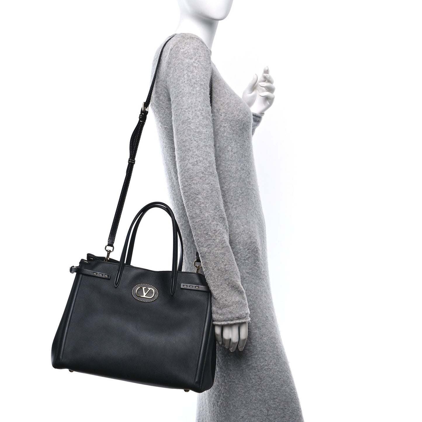 Calfskin Vlogo Medium Antibes Tote Black