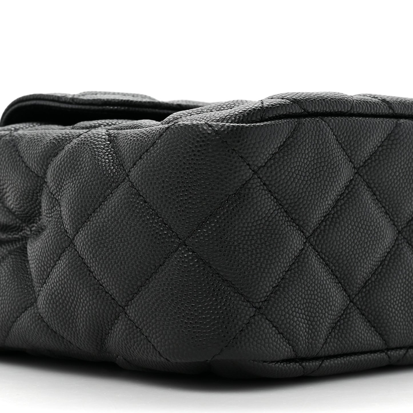 Caviar Quilted Wavy CC Hobo Black