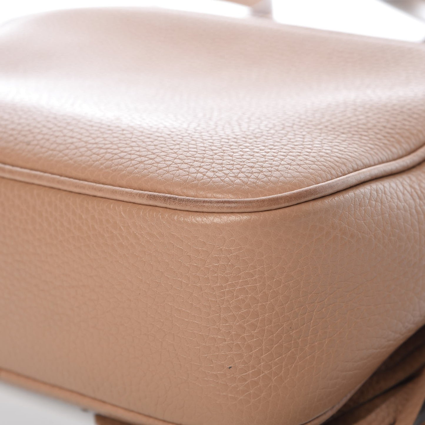 Pebbled Calfskin Small Soho Disco Bag Camelia