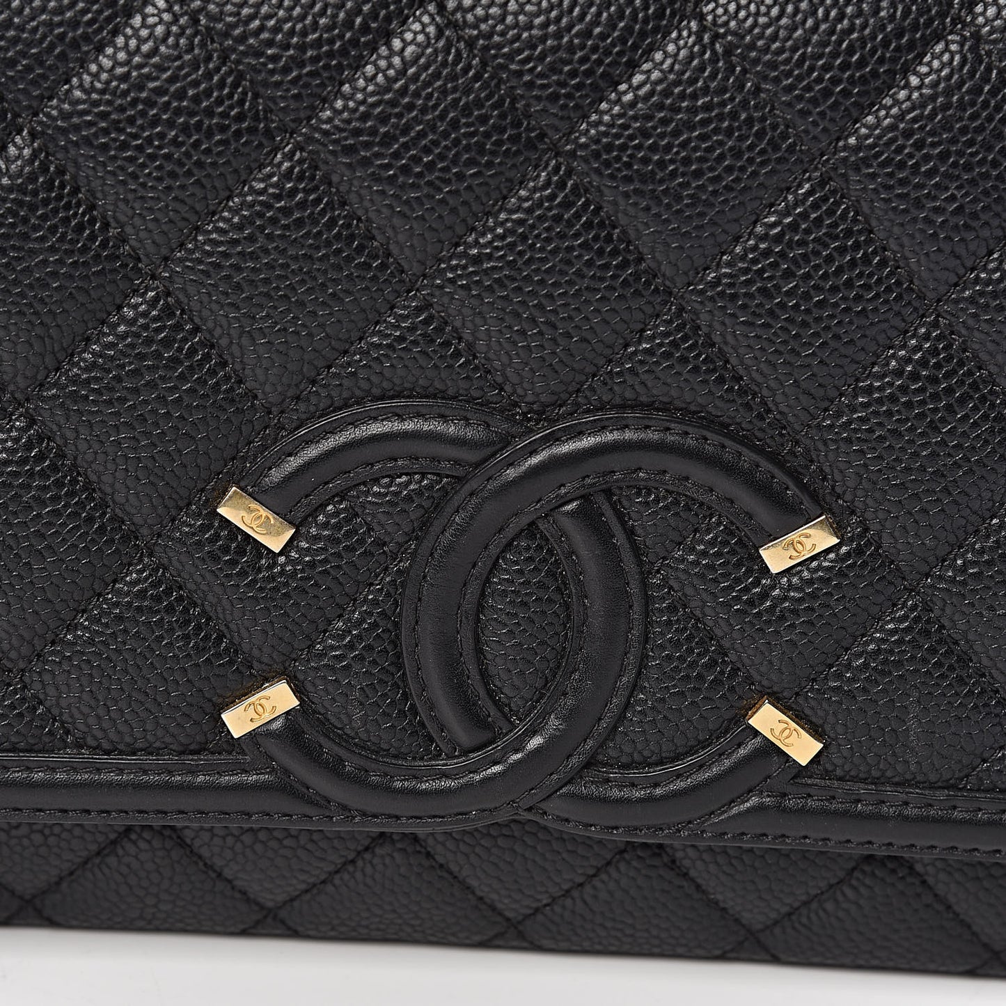 Caviar Quilted Medium CC Filigree Flap Black