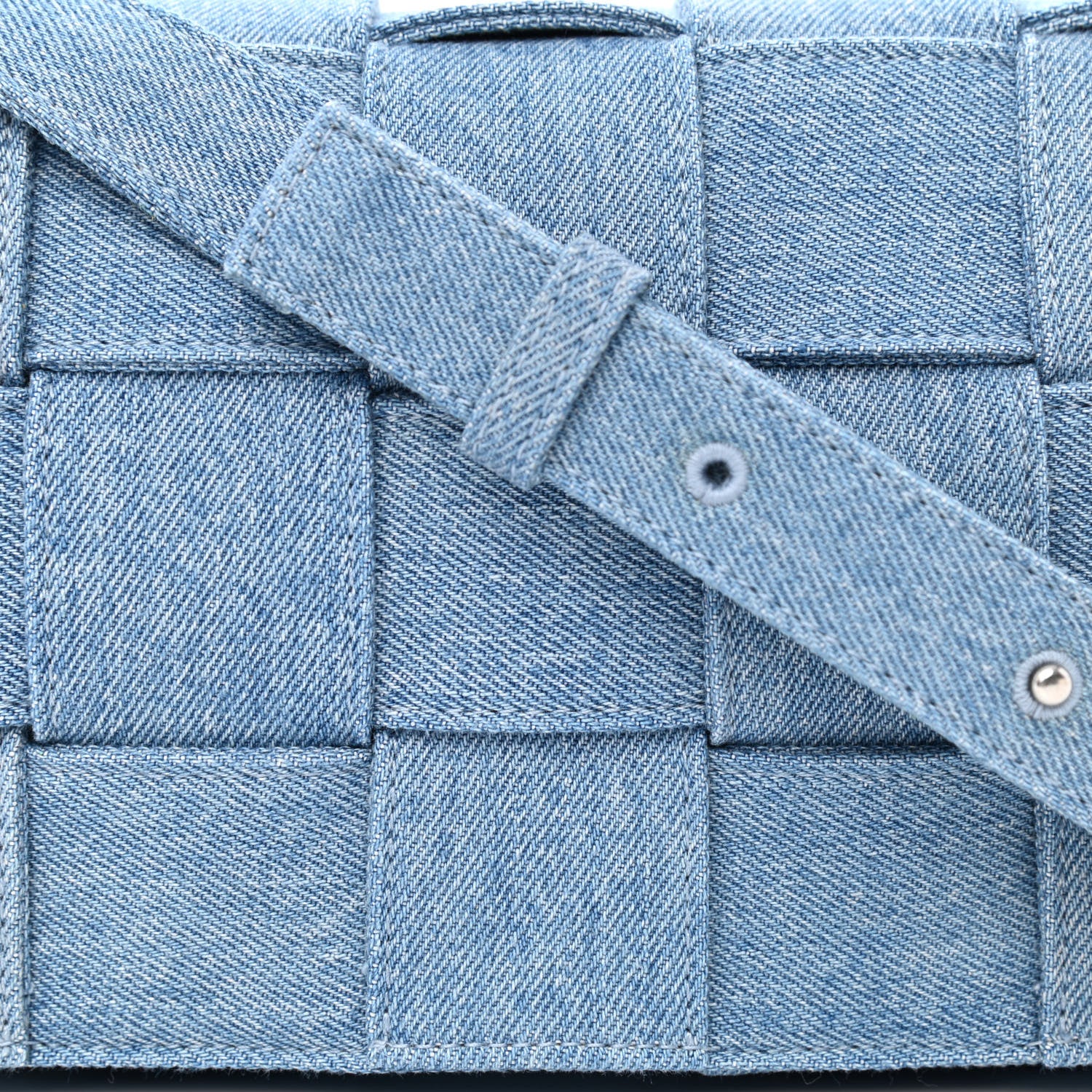 Bottega Veneta Denim Maxi Intrecciato Cassette Crossbody Bag Washed Indigo 7 of 9