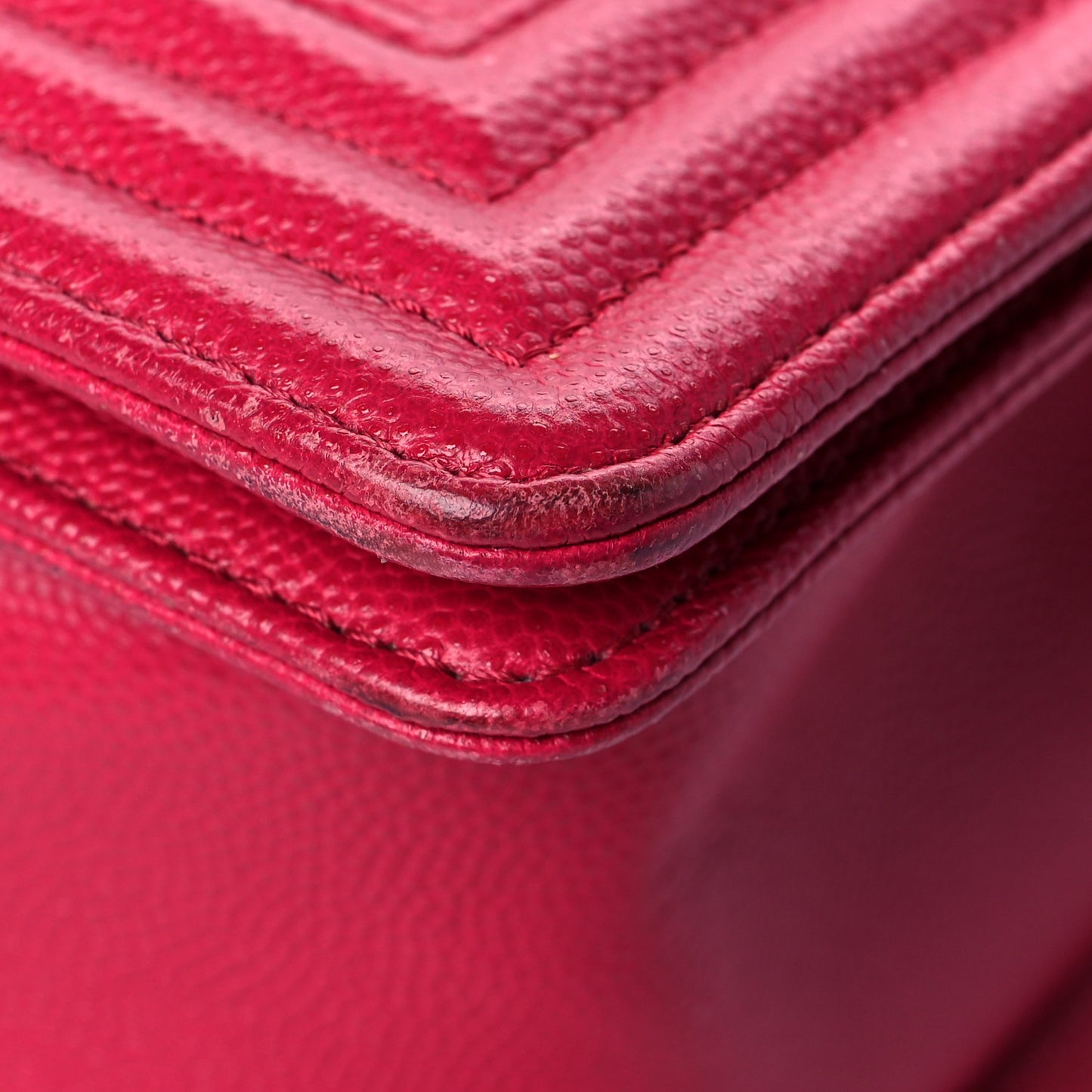 Caviar Quilted Medium Boy Flap Fuchsia