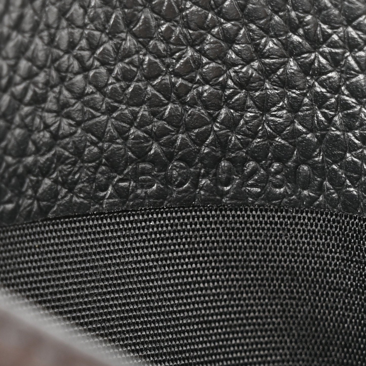 X SHAWN STUSSY Grained Calfskin Bee Card Holder Black