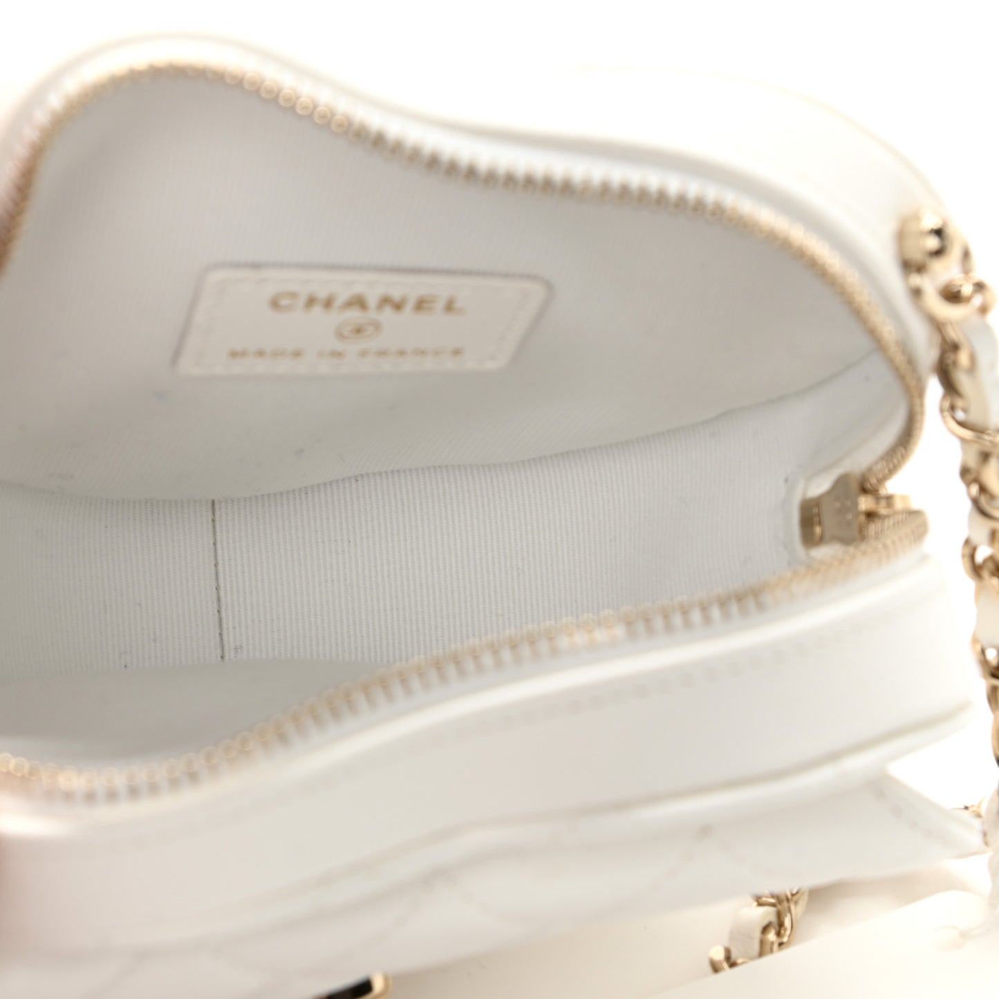 Lambskin Quilted CC In Love Heart Clutch With Chain White