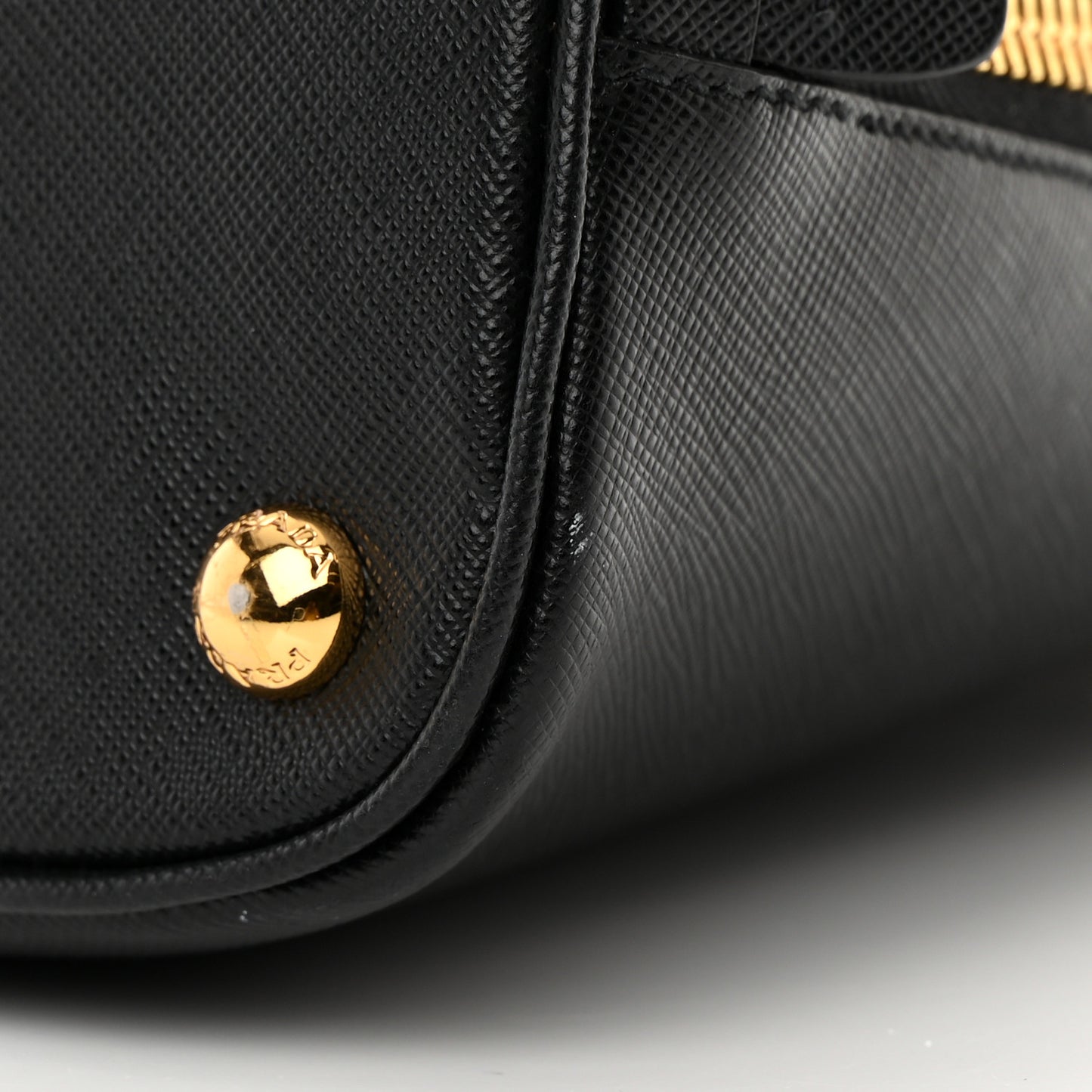 Saffiano Lux Medium Promenade Tote Black