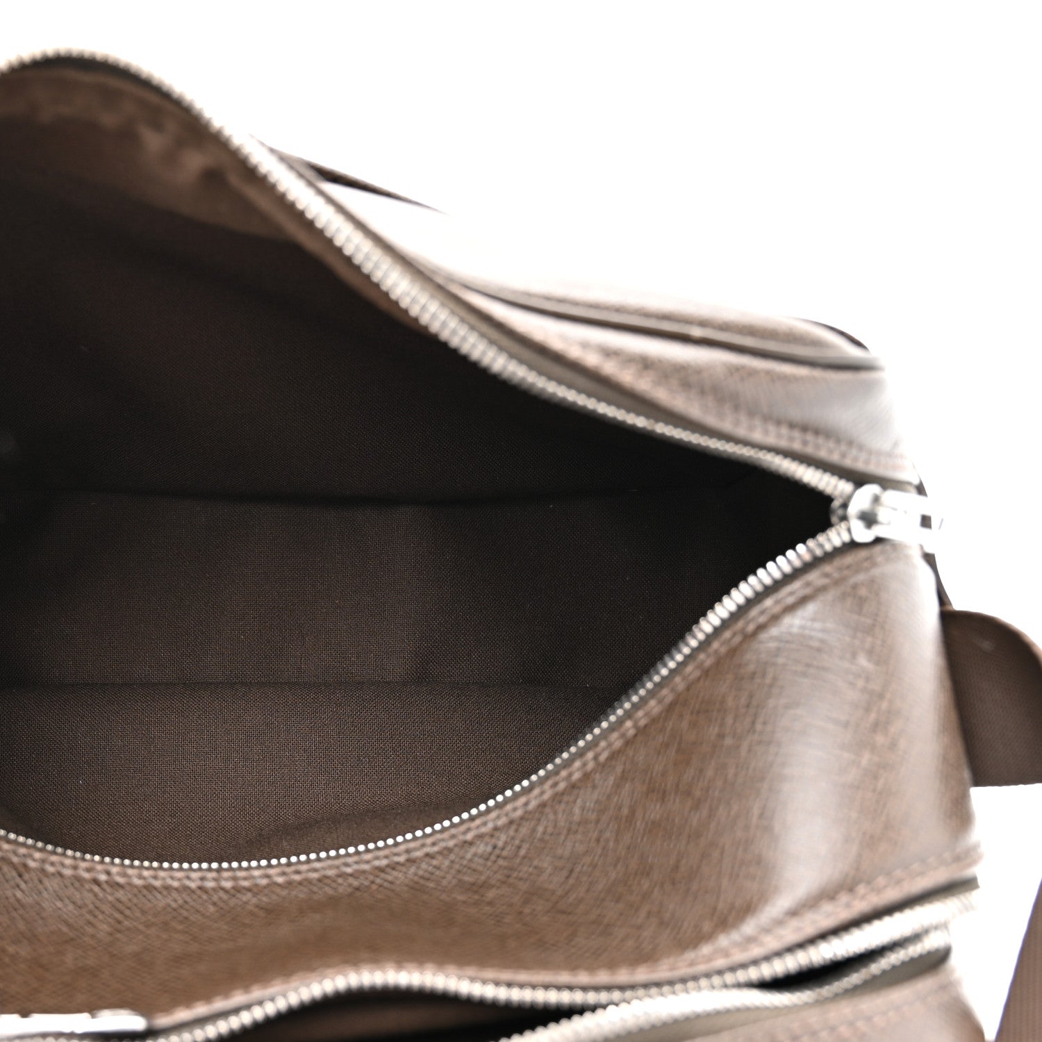 Louis Vuitton Taiga Reporter Messenger Grizzli 5 of 13