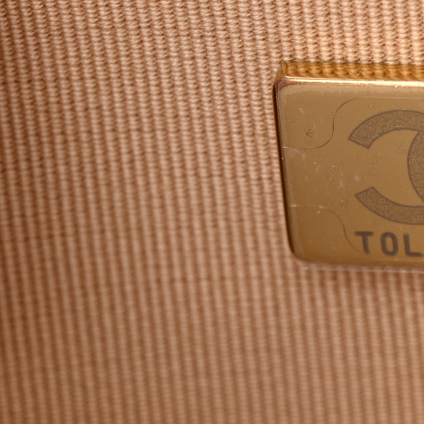 Caviar Quilted Wallet on Chain WOC Beige