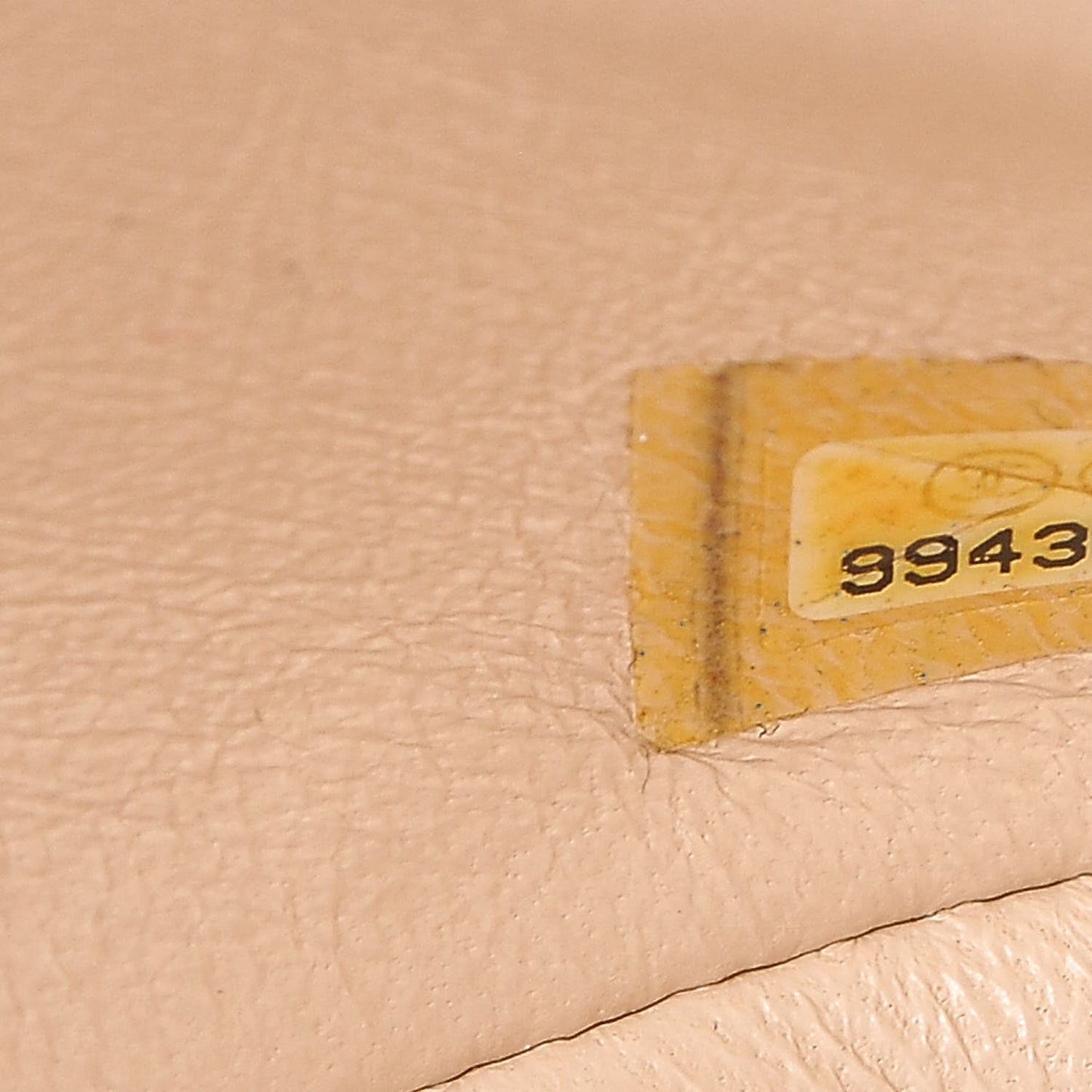 Caviar Quilted East West Flap Beige Clair