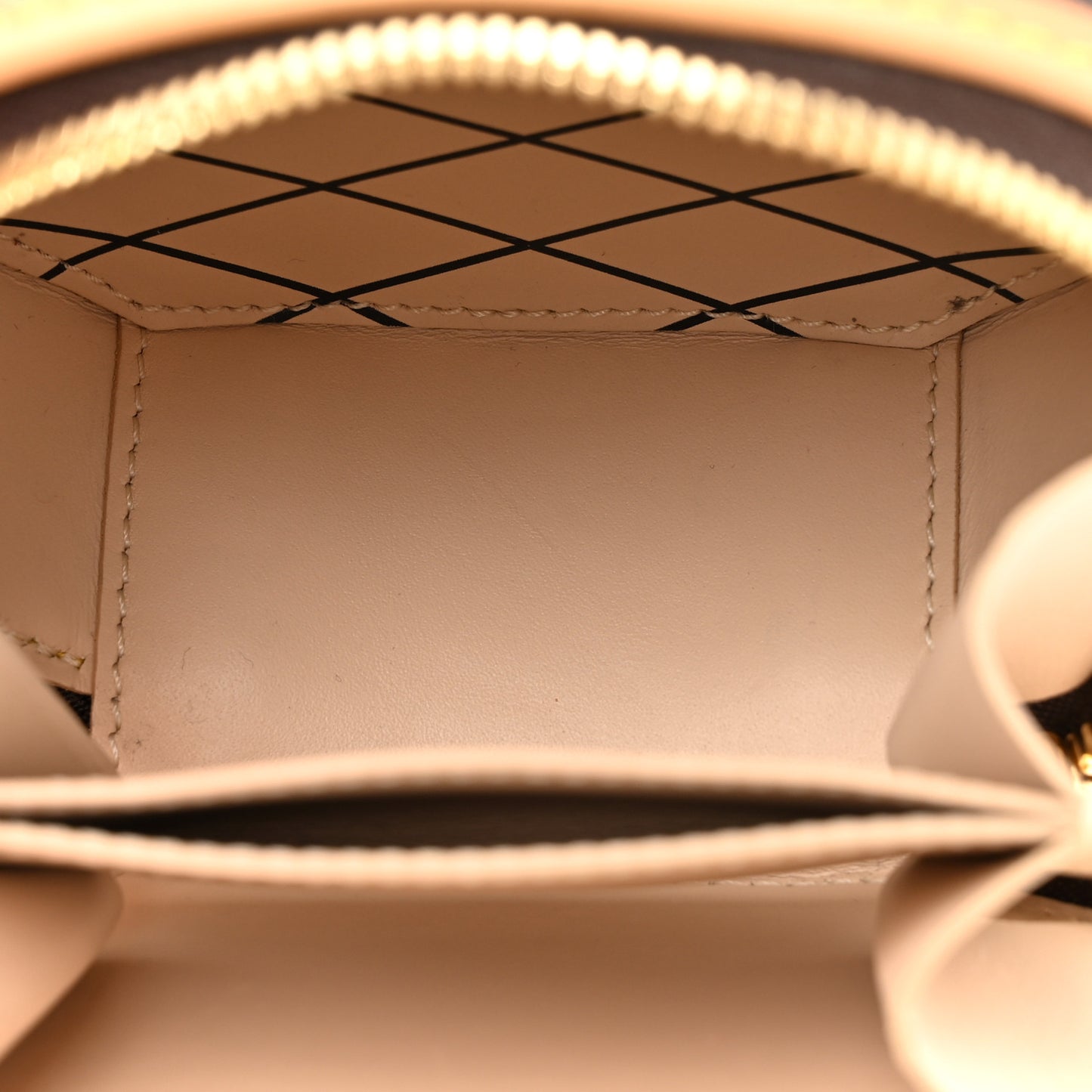 Monogram Mini Boite Chapeau