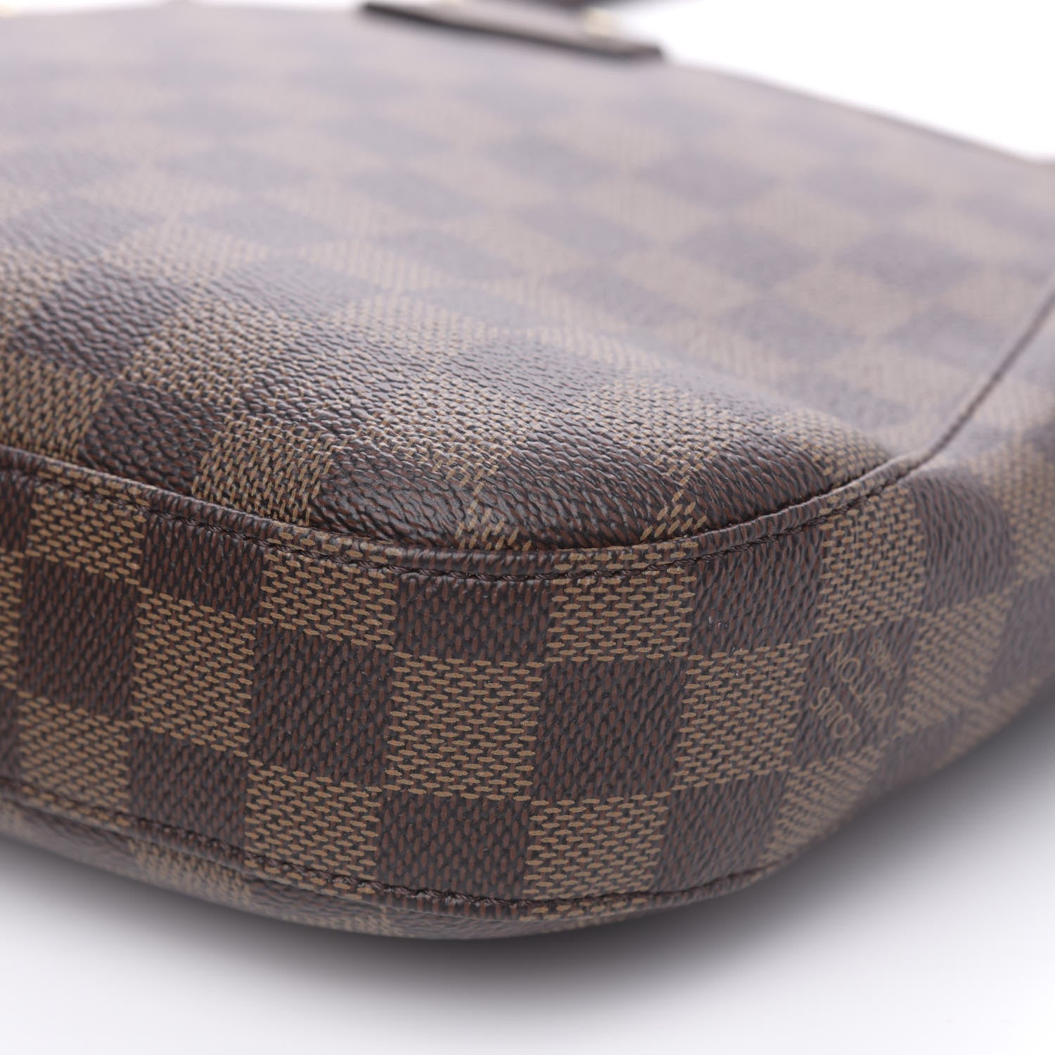 Louis Vuitton Damier Ebene South Bank Besace 9 of 10