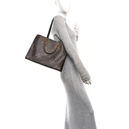 Louis Vuitton Reverse Monogram Giant Onthego MM 2 of 9