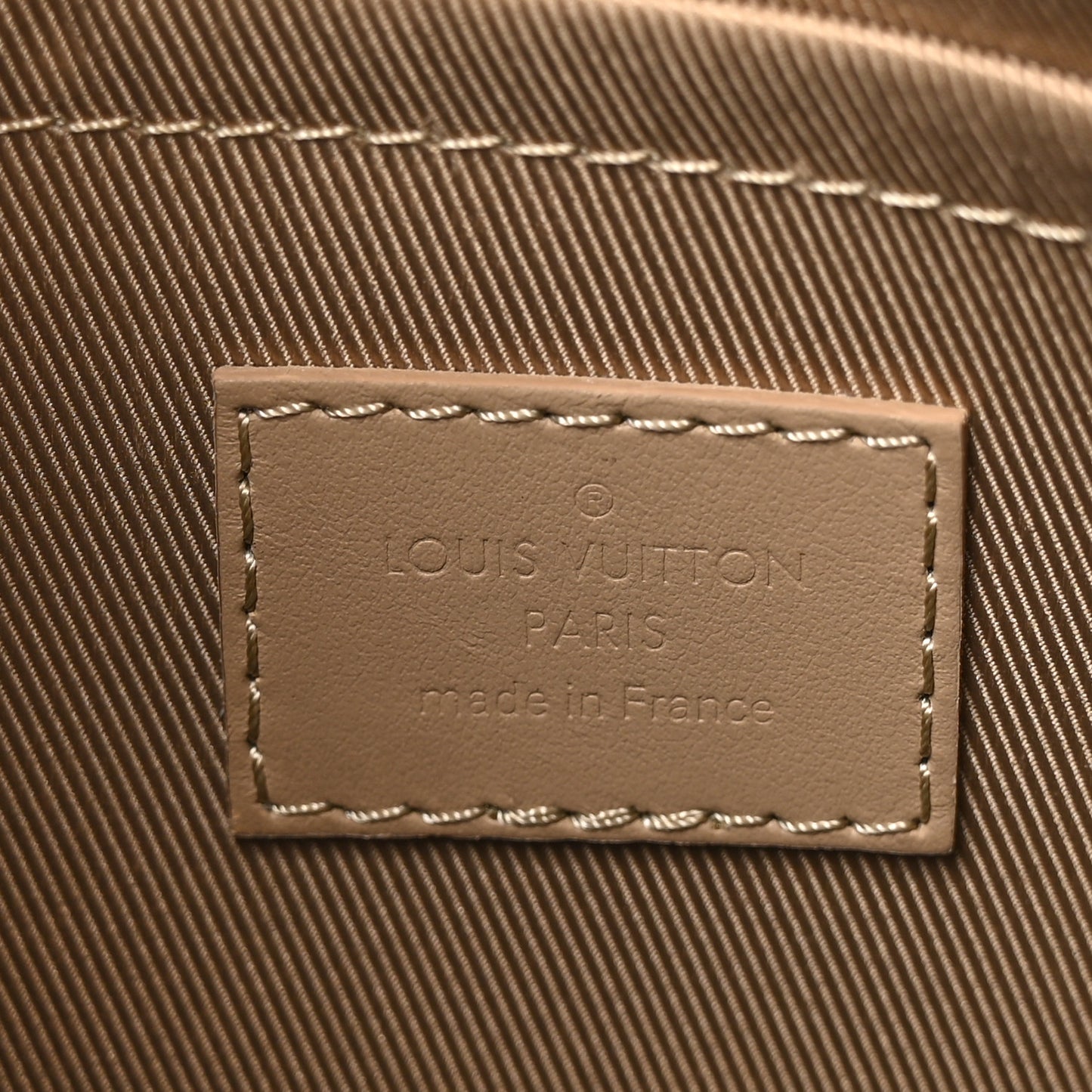 Calfskin Aerogram Fastline Messenger Sable Beige