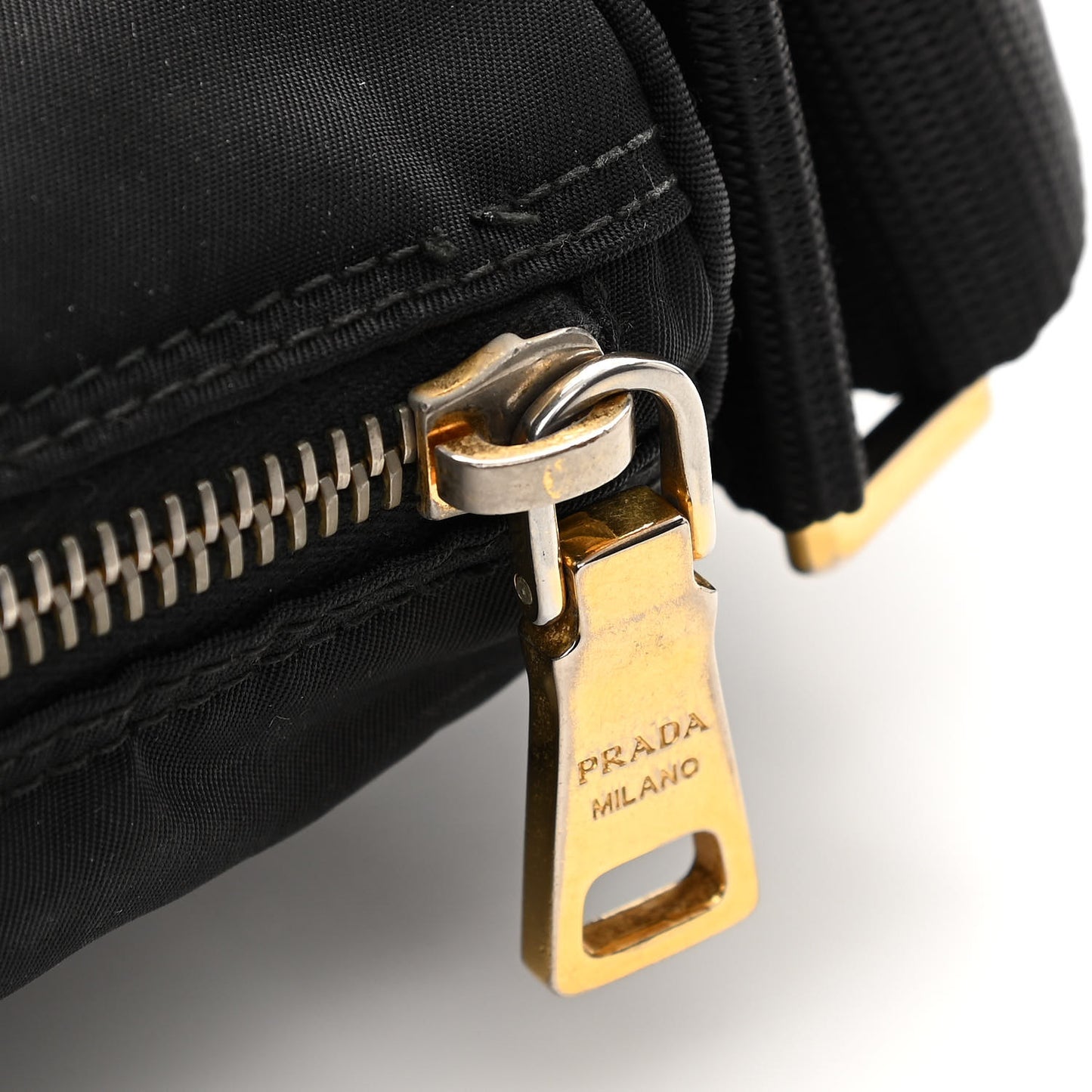 Nylon Tessuto Messenger Bag Black