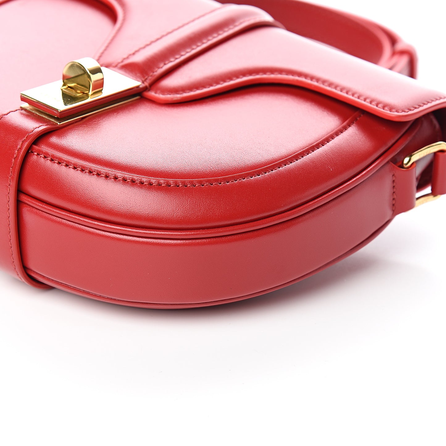 Satinated Calfskin Besace Small 16 Red