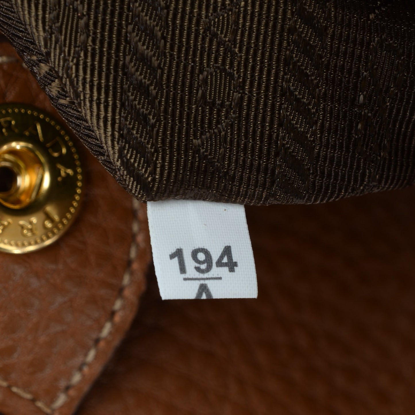 Vitello Daino Tote Caramel