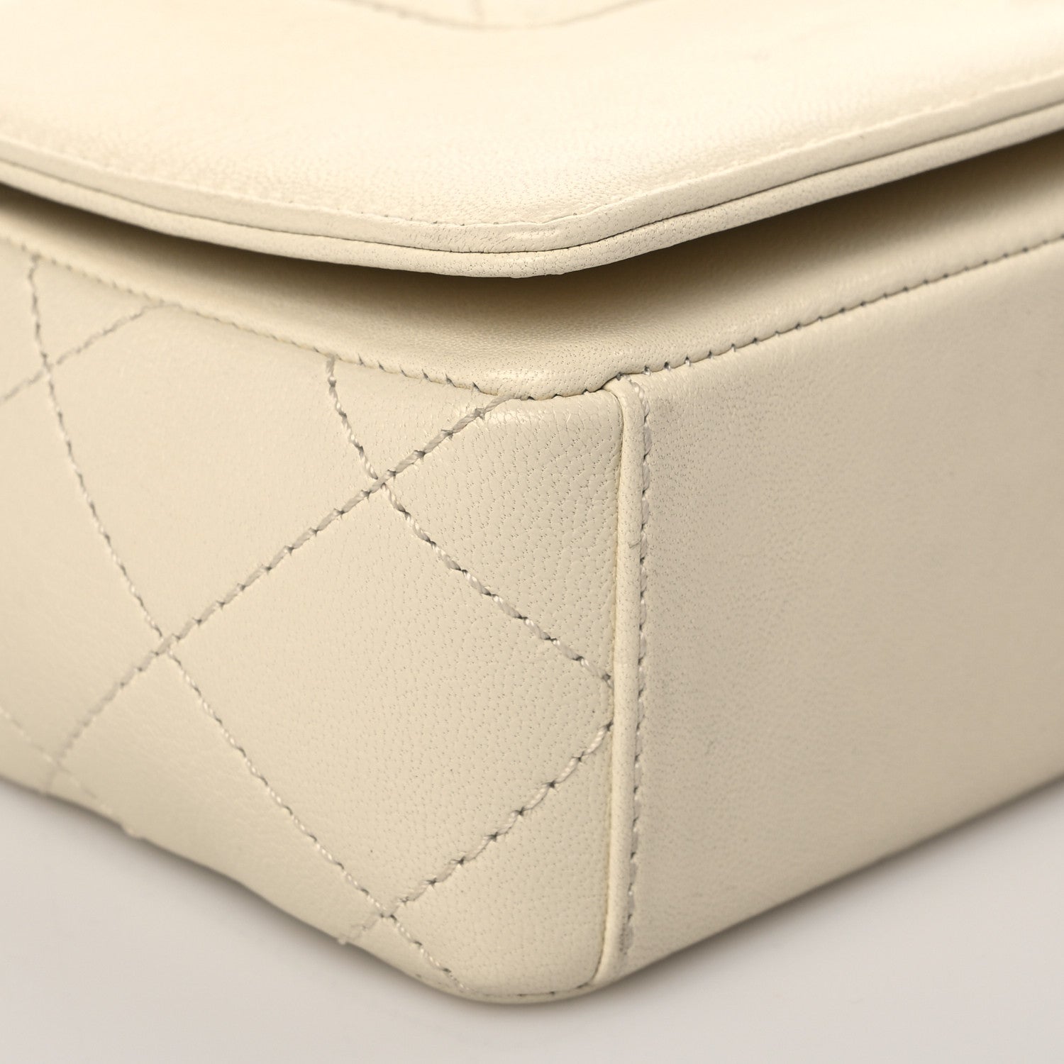 Chanel Sheepskin Quilted Medium Vintage Mademoiselle Flap White 7 of 9