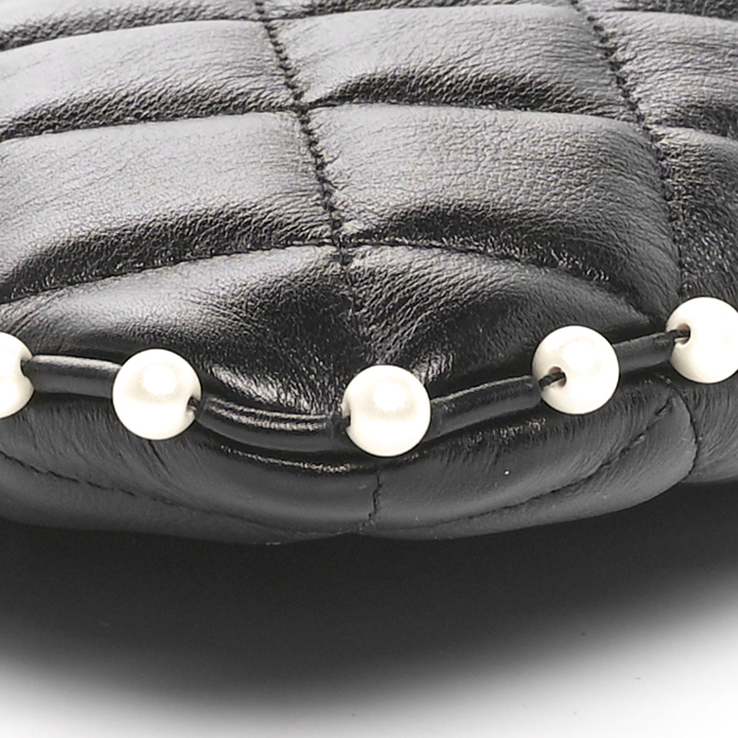 Calfskin Quilted Pearl Medium Cosmetic Case Black
