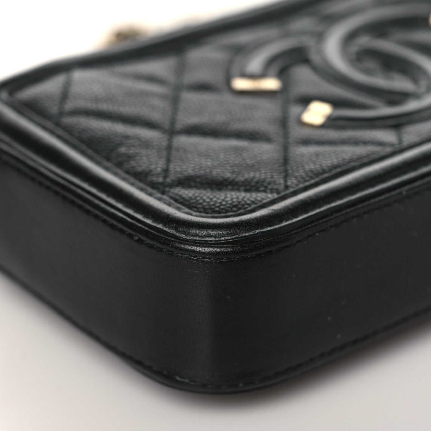 Caviar Quilted CC Filigree Clutch With Chain Black