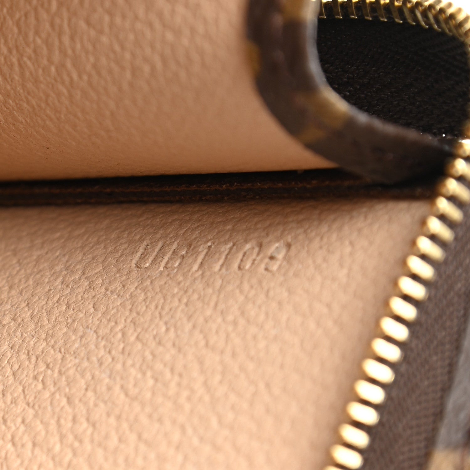Louis Vuitton Monogram Toiletry Pouch 19 7 of 7