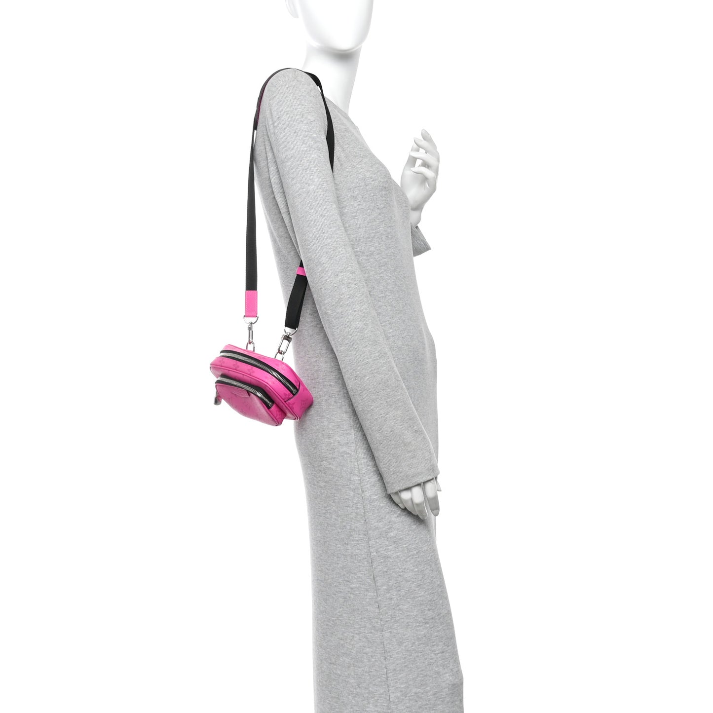 Taigarama Outdoor Pouch Fuchsia