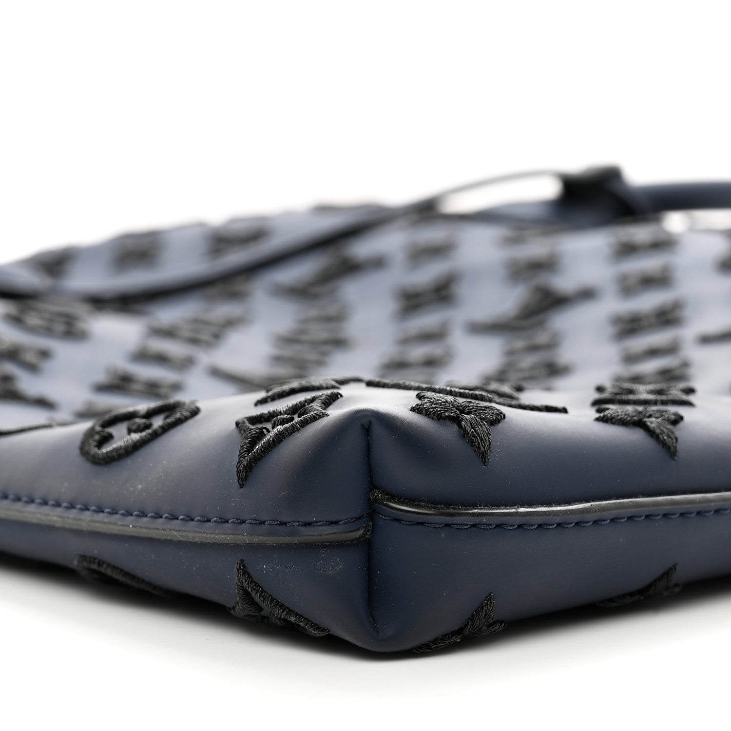 Louis Vuitton Monogram Addiction Vertical Lockit MM Blue 9 of 10