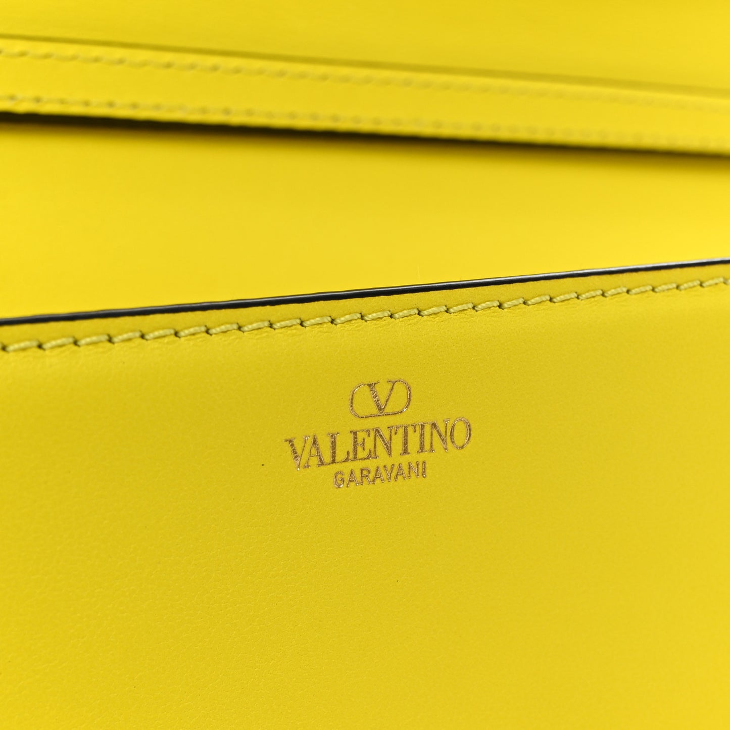 Calfskin Vlogo Loco Shoulder Bag Bright Lemon