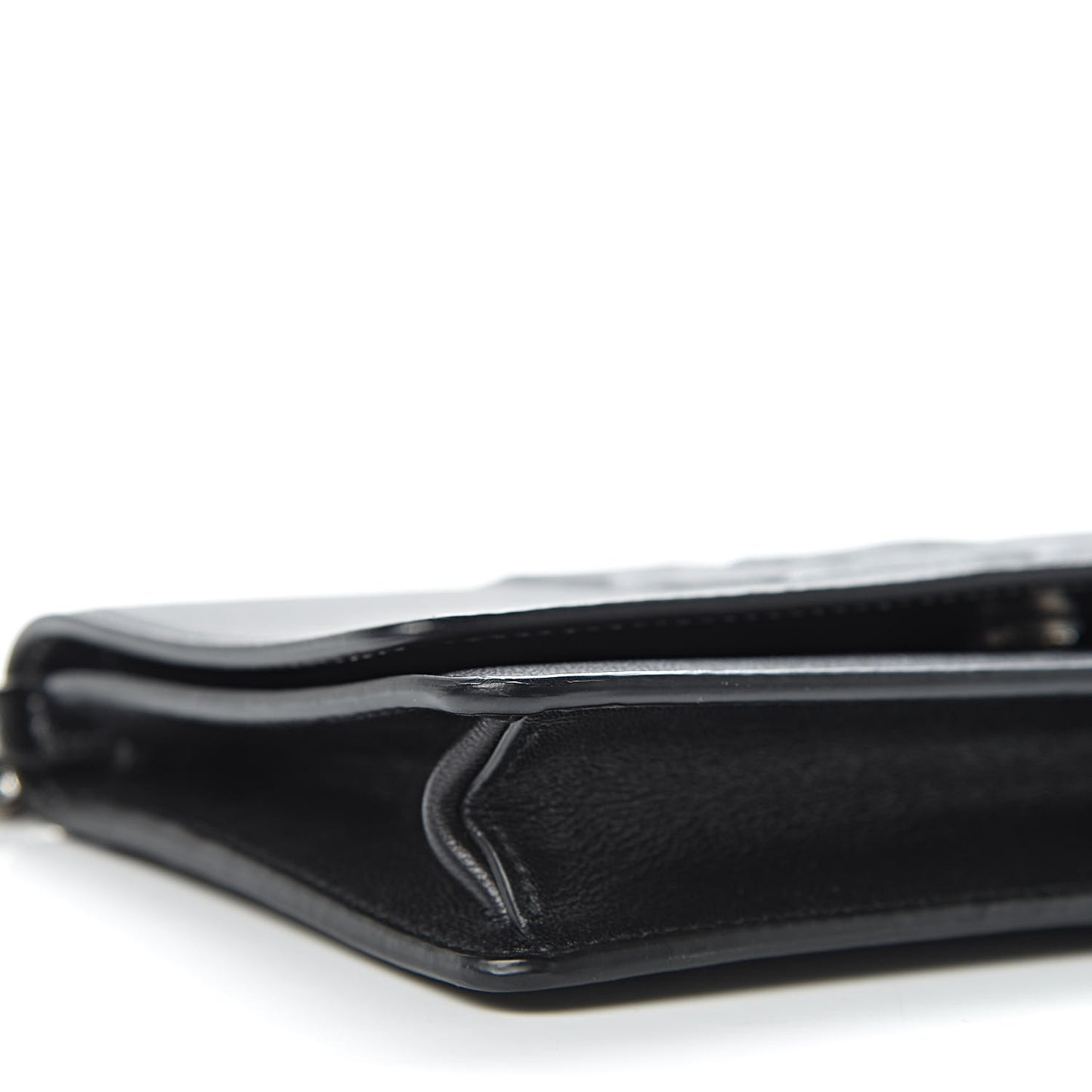 Lambskin Emblem Chain Wallet Black