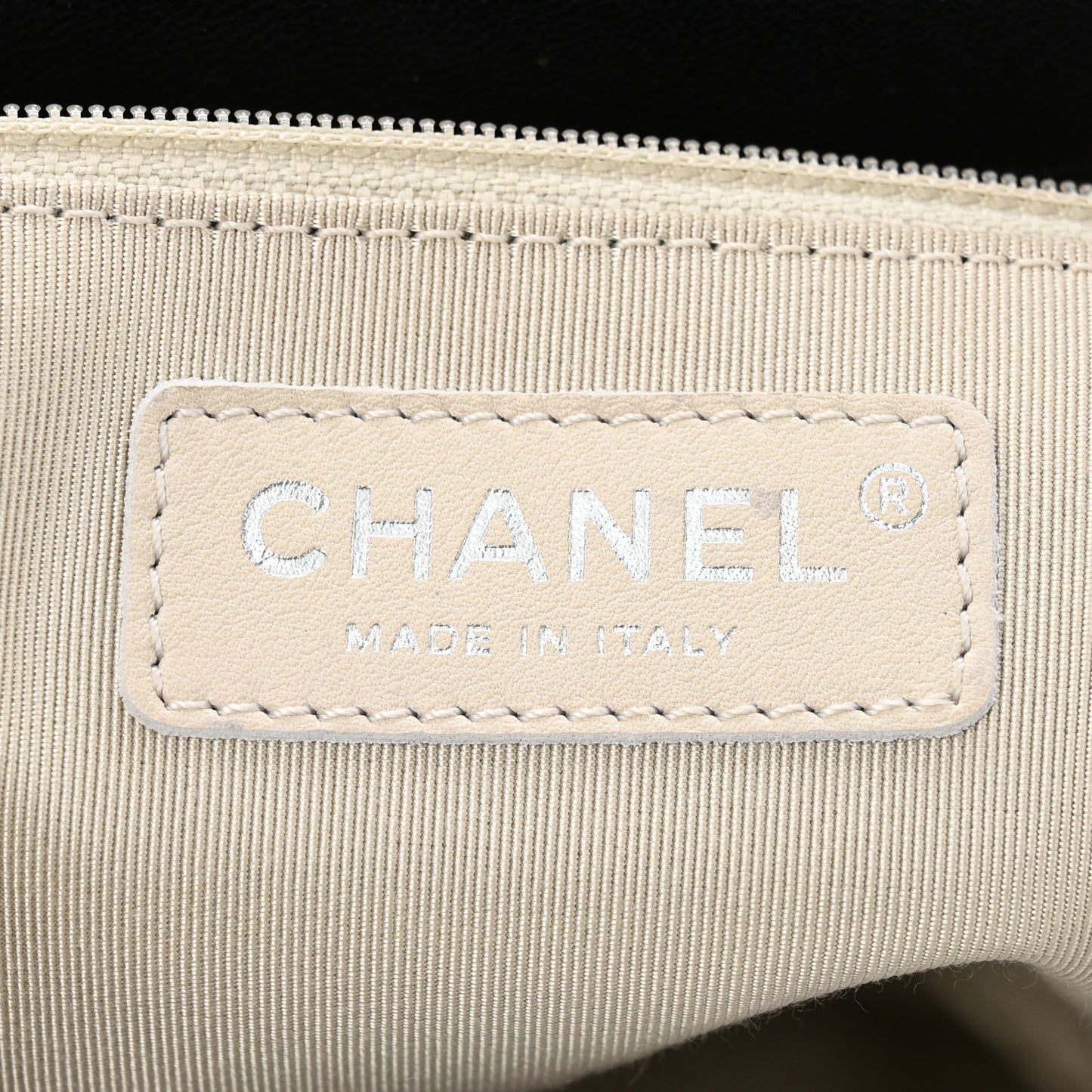 Washed Lambskin Quilted Medium Chain Around Messenger Black