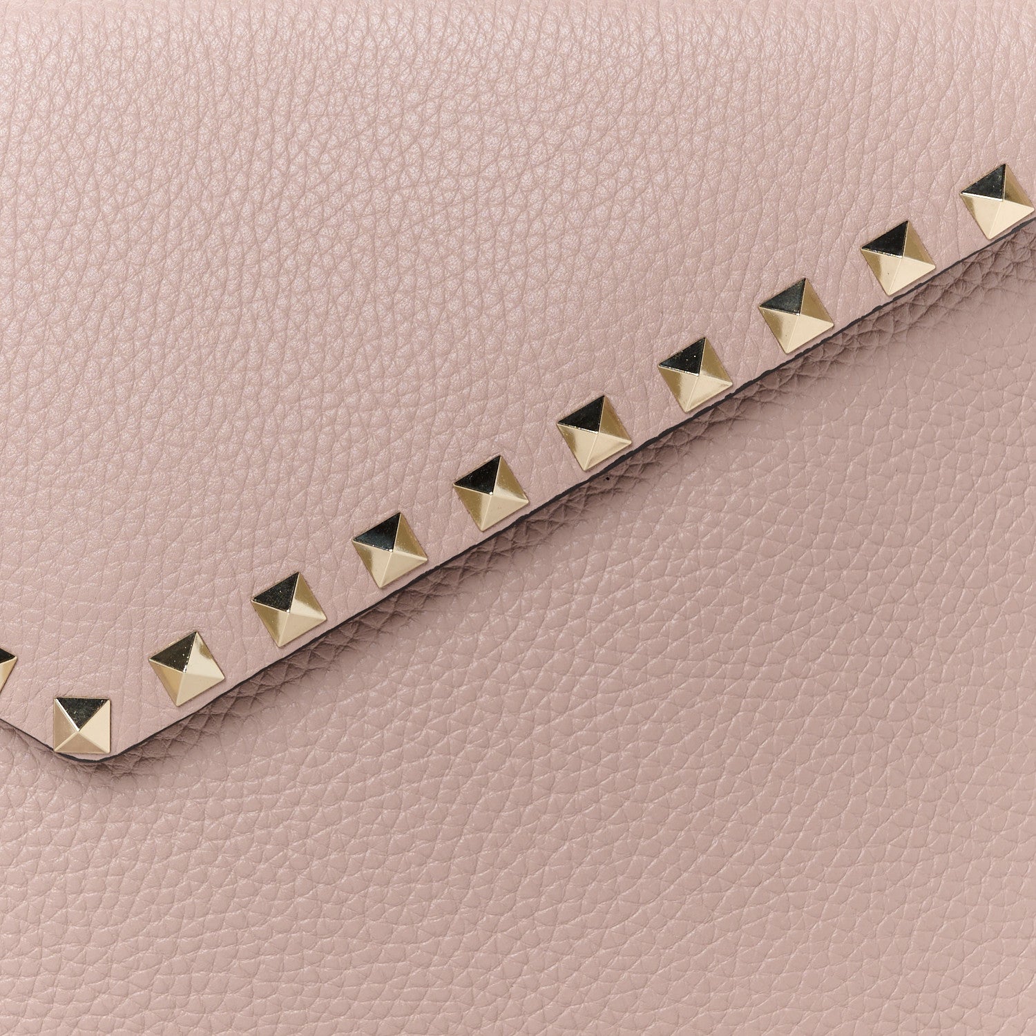 Valentino Garavani Pebbled Calfskin Large Rockstud Envelope Clutch Poudre 8 of 10