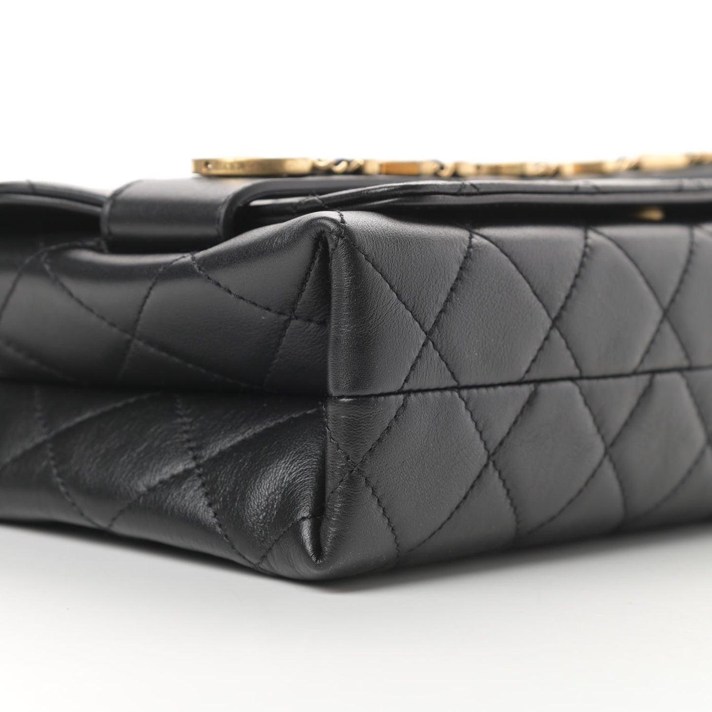 Calfskin Quilted Enchained Flap Black