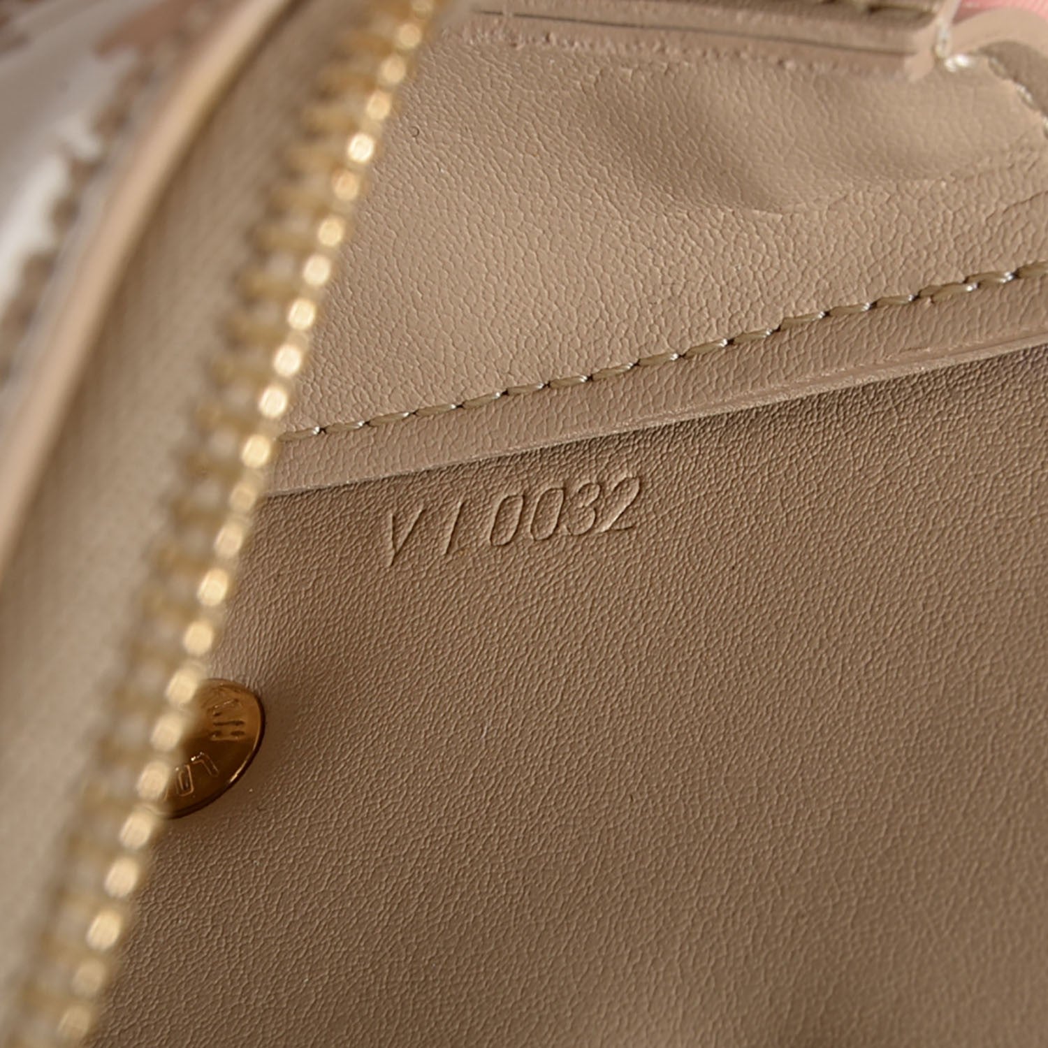 Louis Vuitton Vernis Lexington Fleurs Pochette Beige 7 of 7