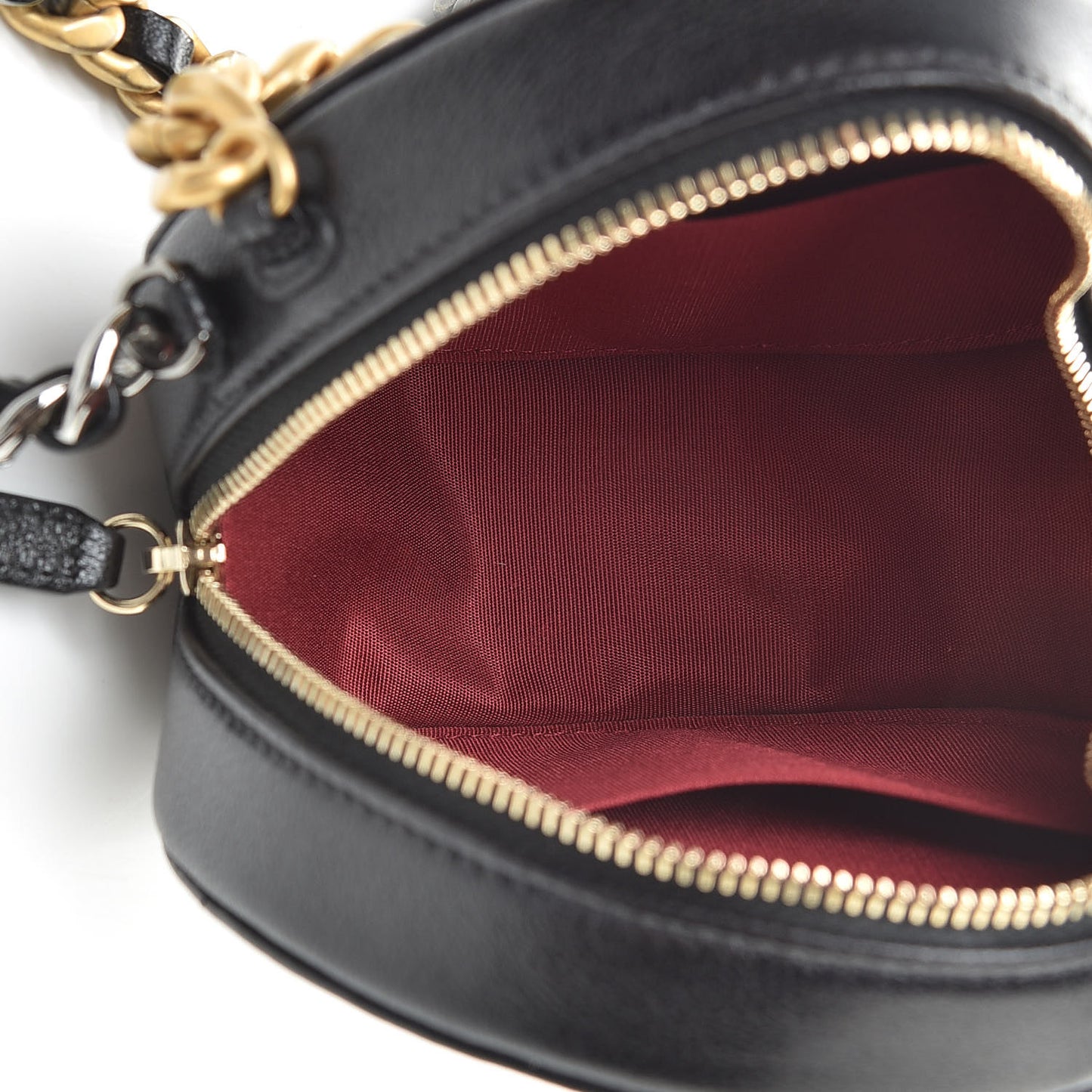 Shiny Goatskin Quilted 19 Round Clutch With Chain Black
