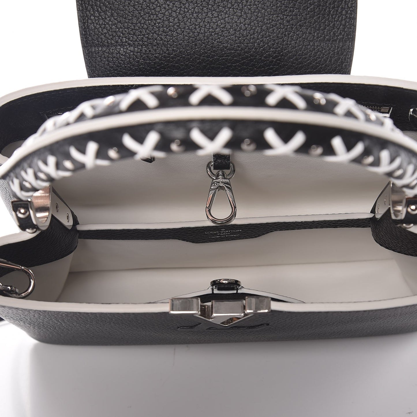 Taurillon Capucines PM Black