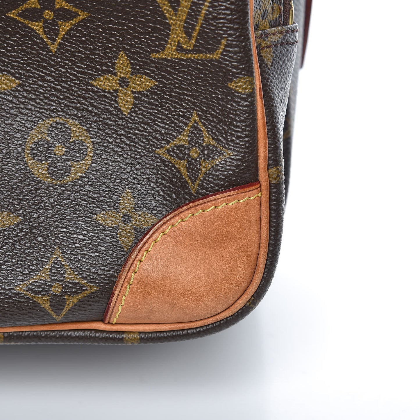 Monogram Nil 28