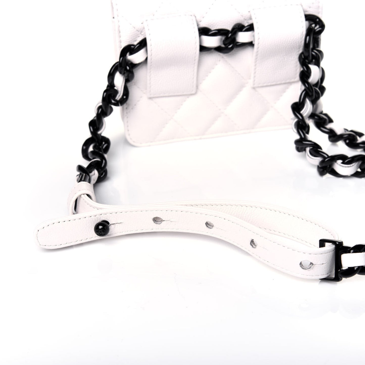 Caviar Quilted My Everything Belt Flap Card Holder White