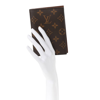 Louis Vuitton Monogram Passport Cover 2 of 9