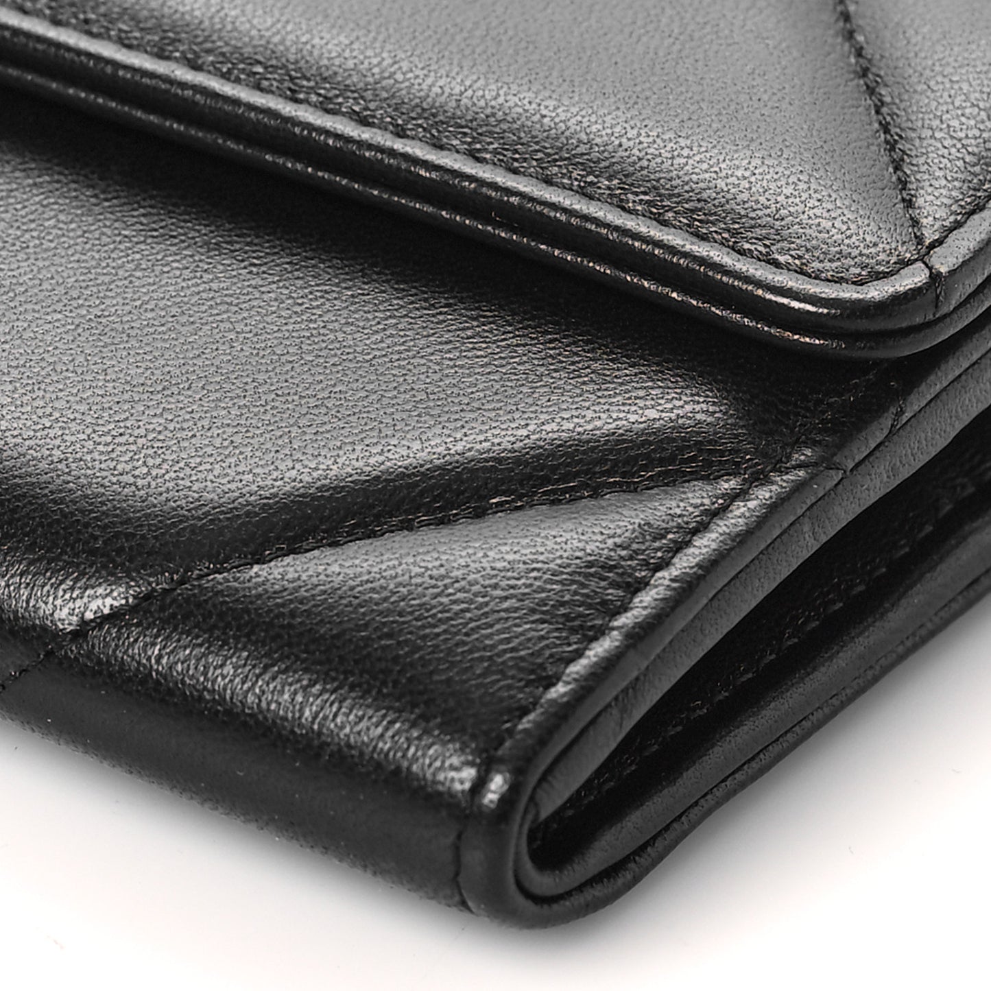Lambskin Quilted Chanel 19 Flap Wallet Black