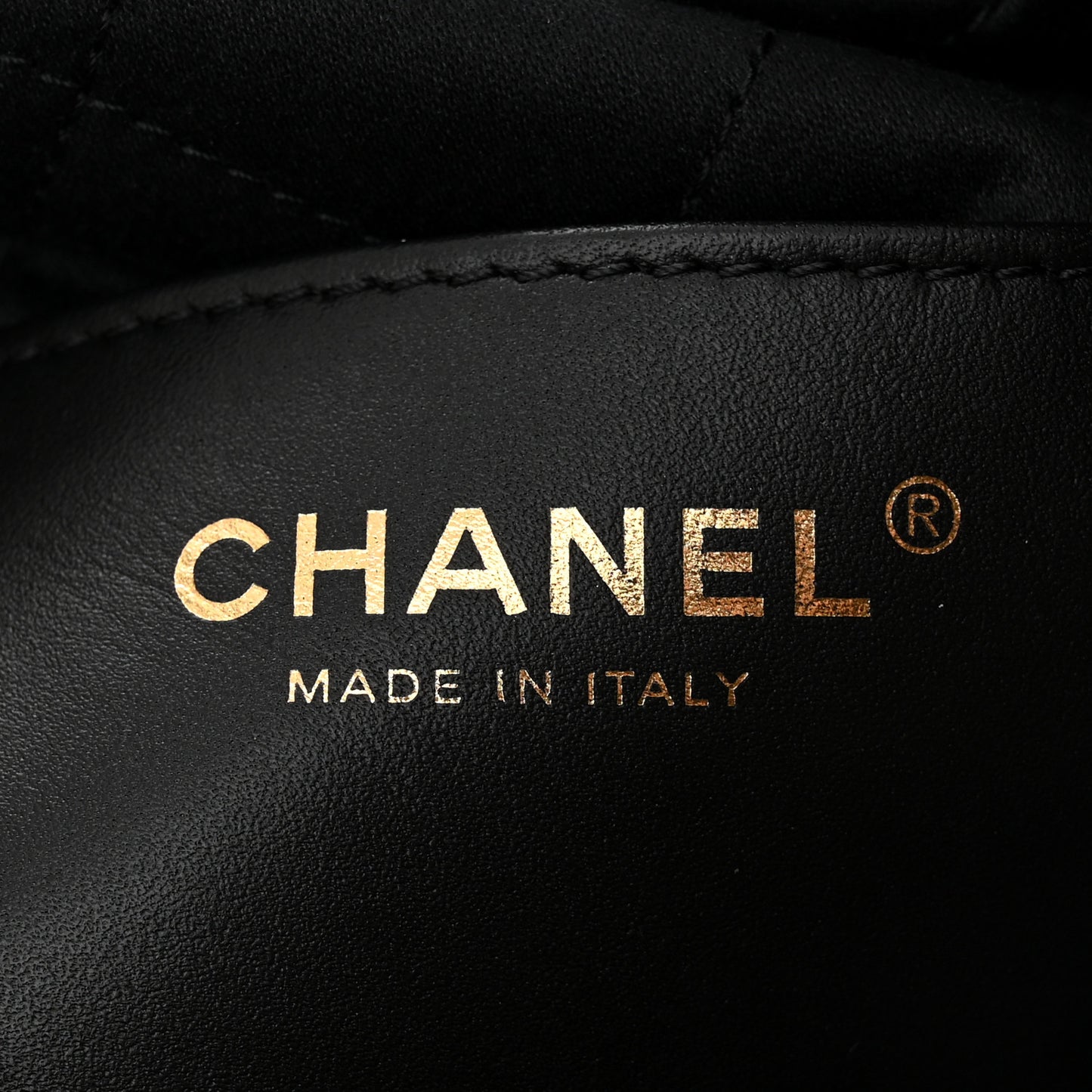 Shiny Crumpled Calfskin Quilted Pearl Mini Chanel 22 Black