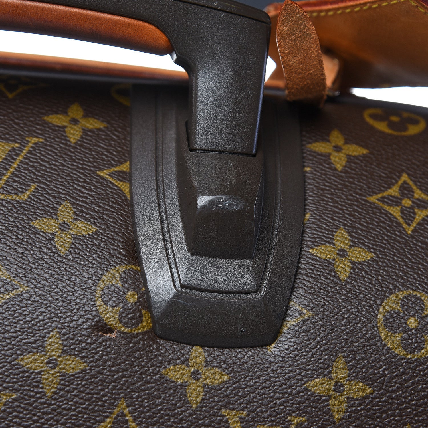 Louis Vuitton Monogram Pegase 60 11 of 19