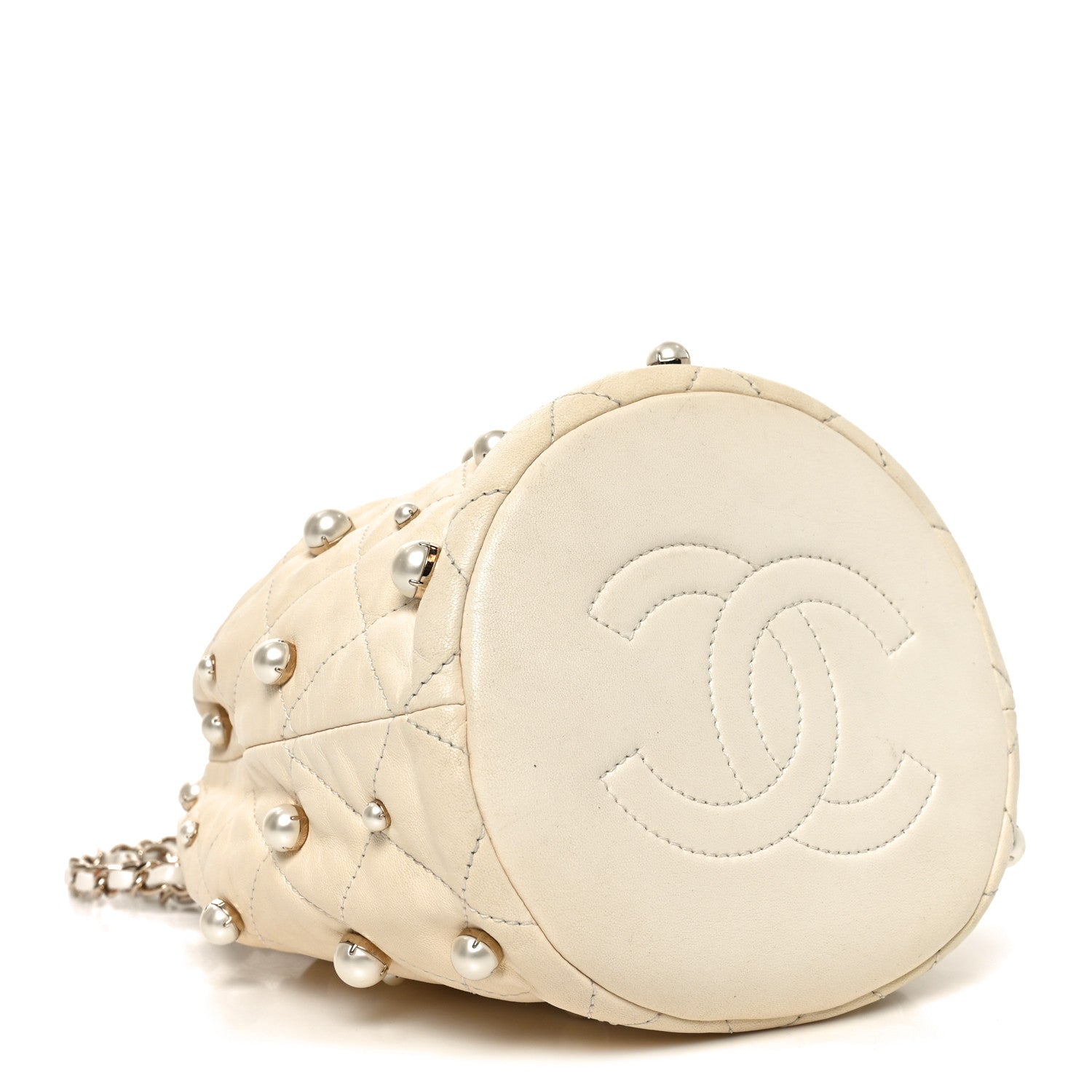 CHANEL 　キルティングミニバッグ Chanel Lambskin Quilted Pearl Mini About Pearls Drawstring Bag