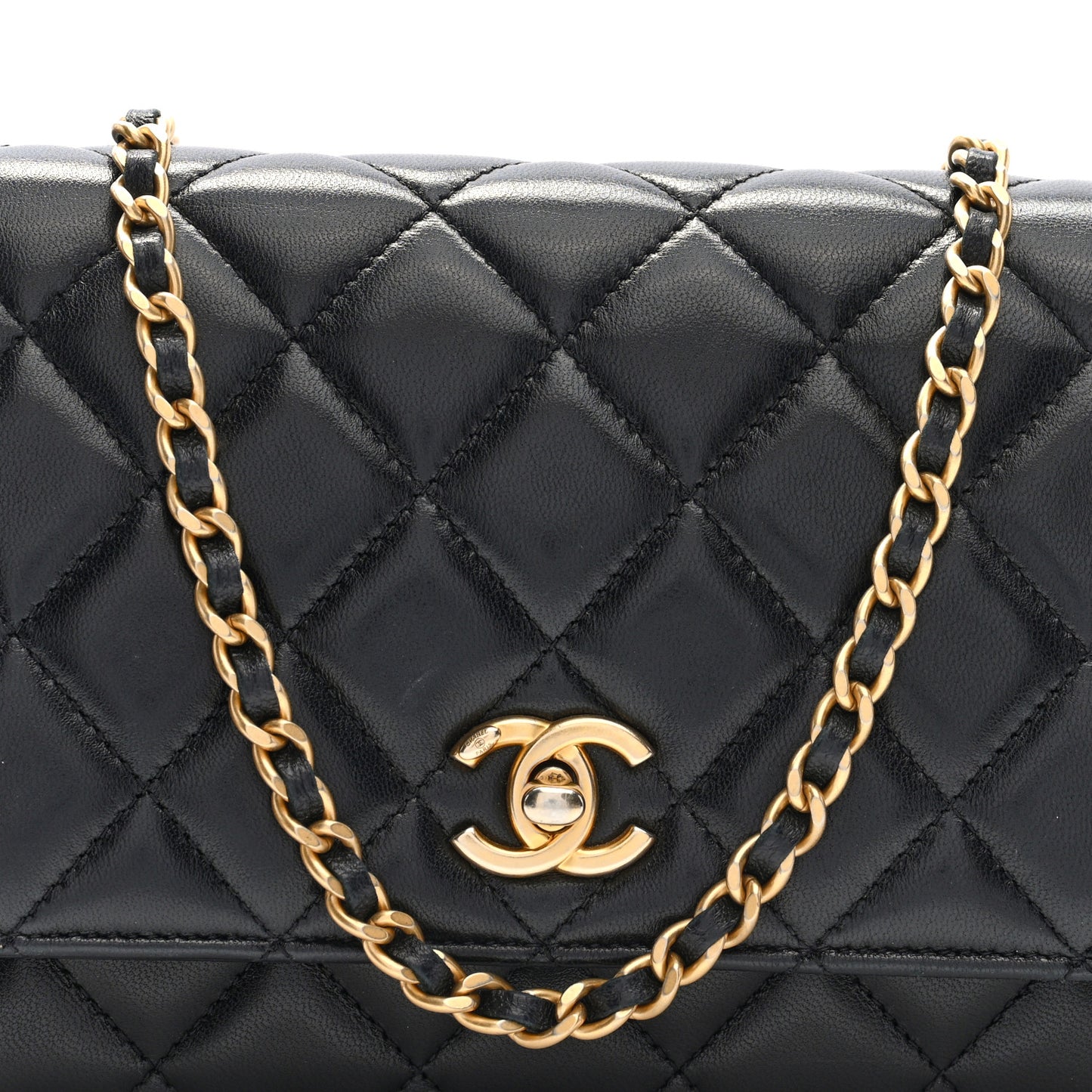 Lambskin Quilted CC Pearl Crush Wallet on Chain WOC Black