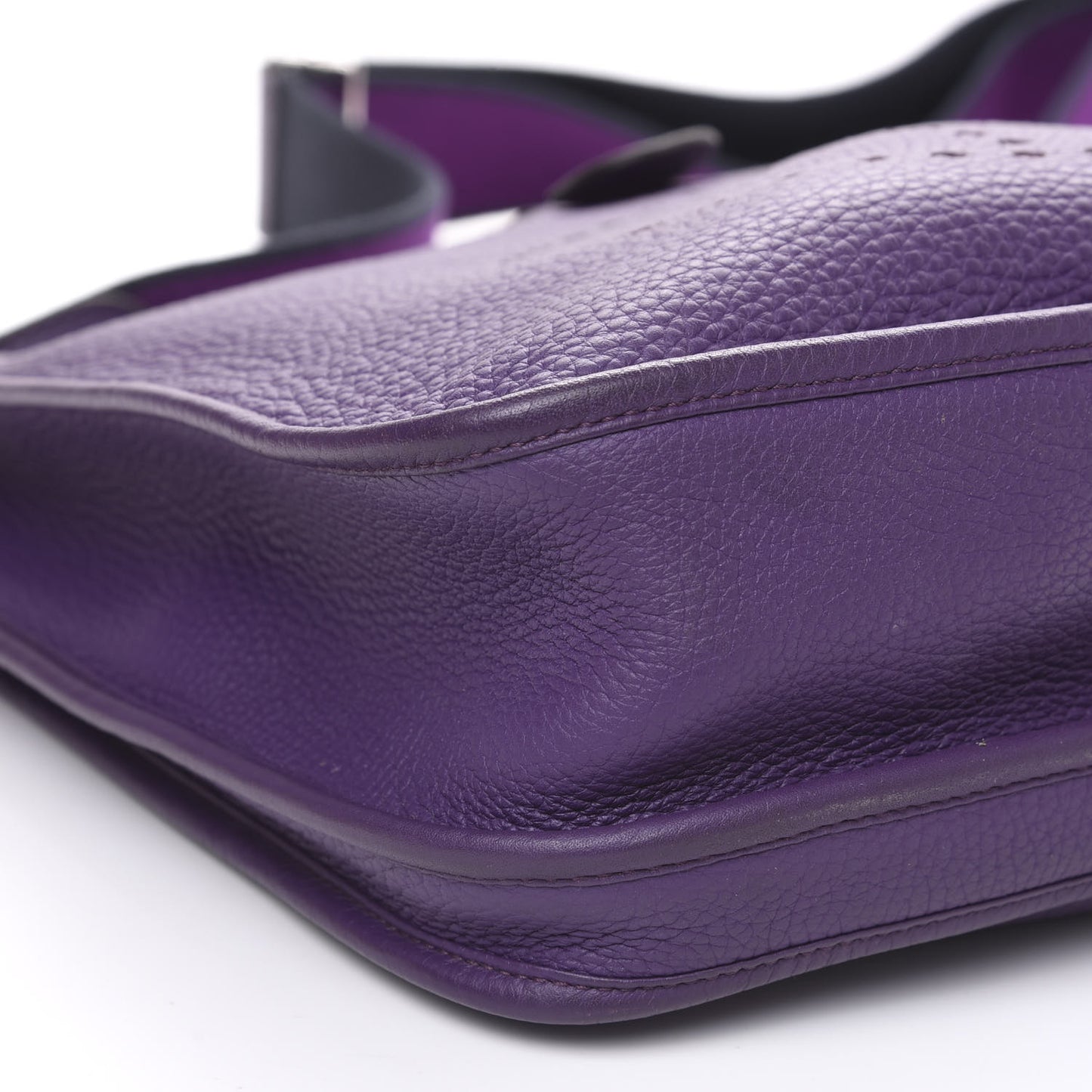 Taurillon Clemence Amazone Evelyne III GM Ultraviolet