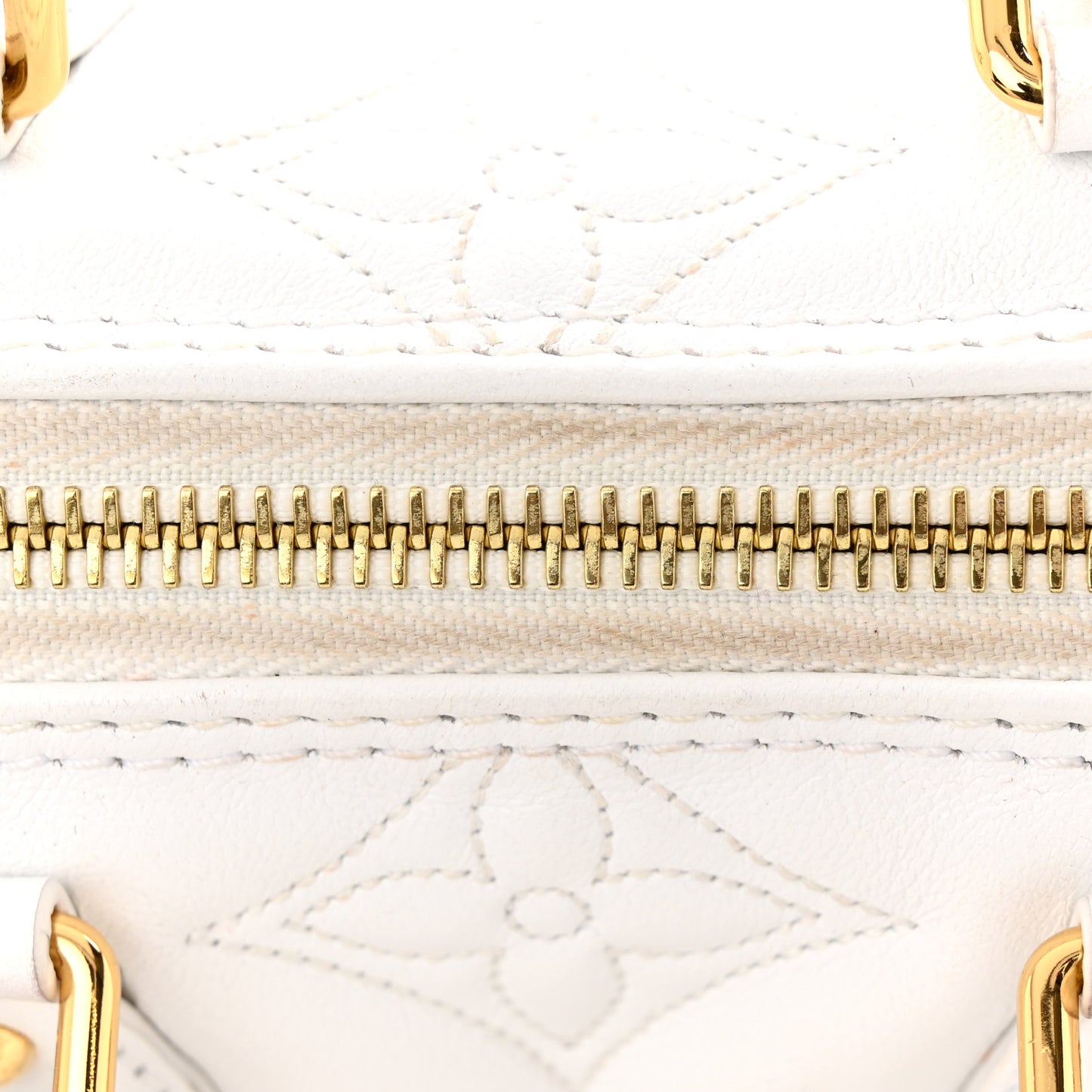 Calfskin Bubblegram Papillon BB Snow White