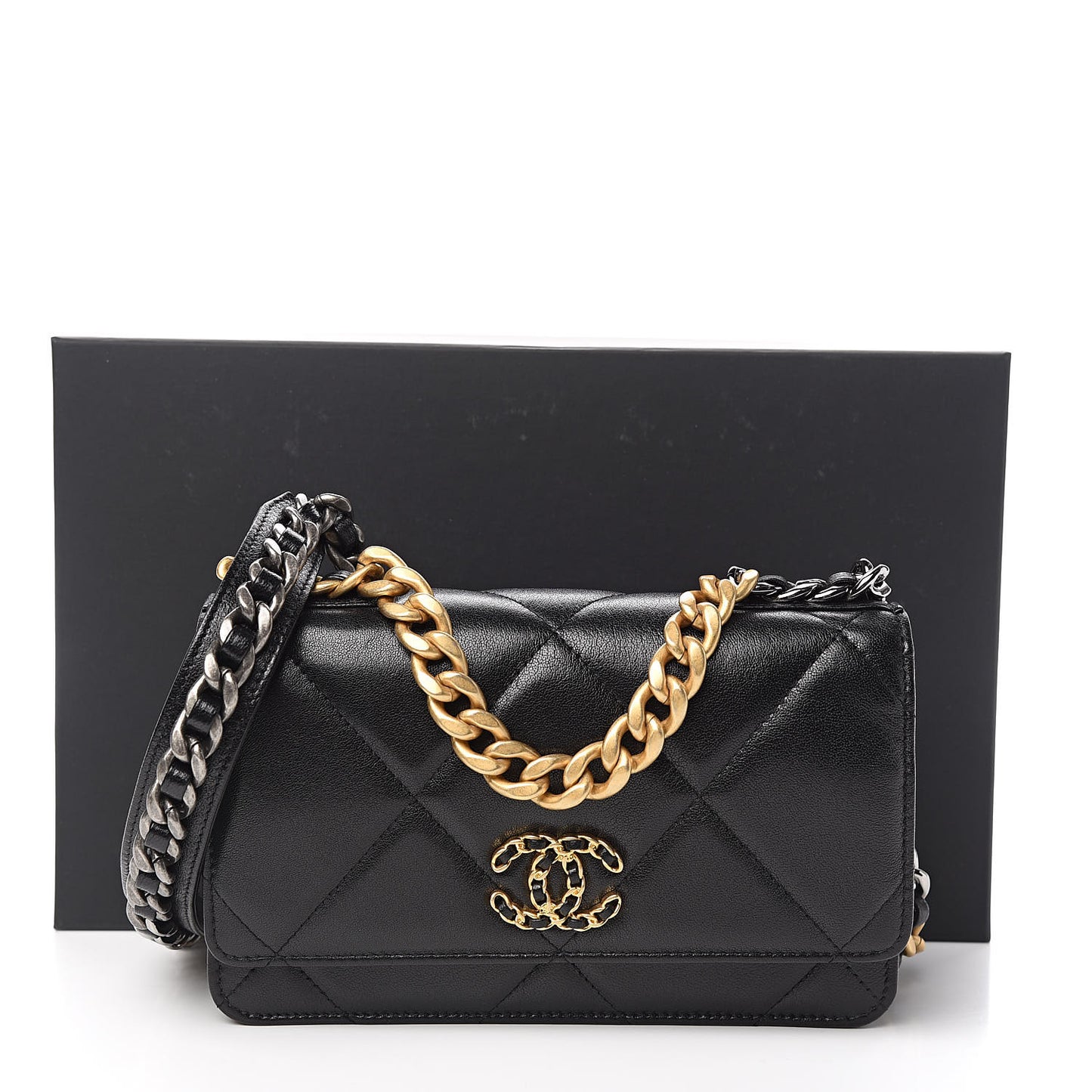 Goatskin Quilted 19 Wallet On Chain WOC Black
