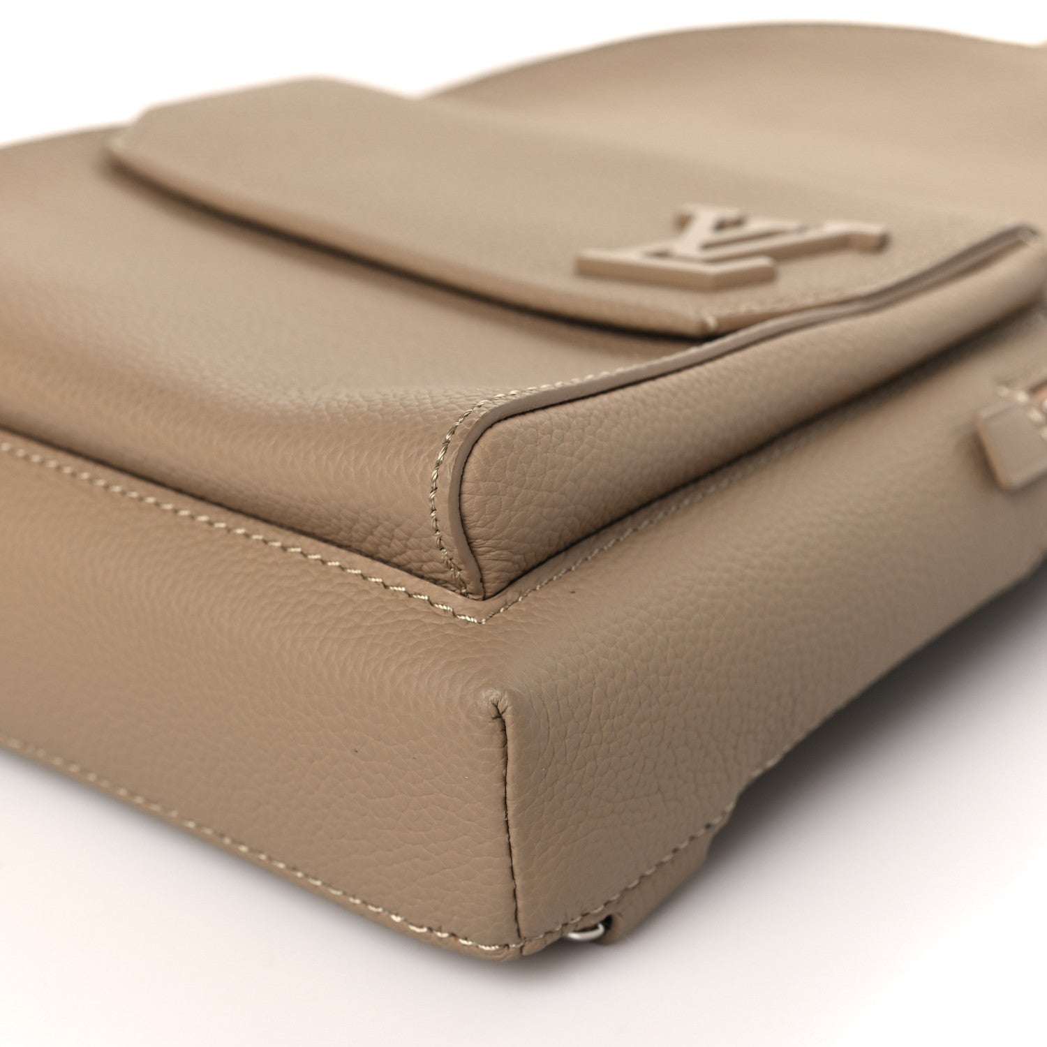 Louis Vuitton Grained Cowhide Aerogram Pilot Slingbag Sable Beige 9 of 9