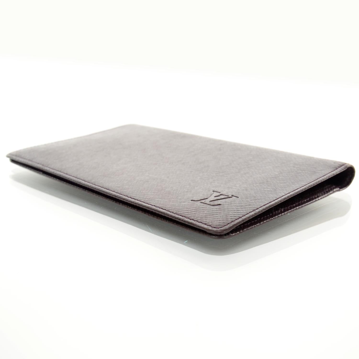 Louis Vuitton Taiga Checkbook Pocket Agenda Cover Grizzli 3 of 7