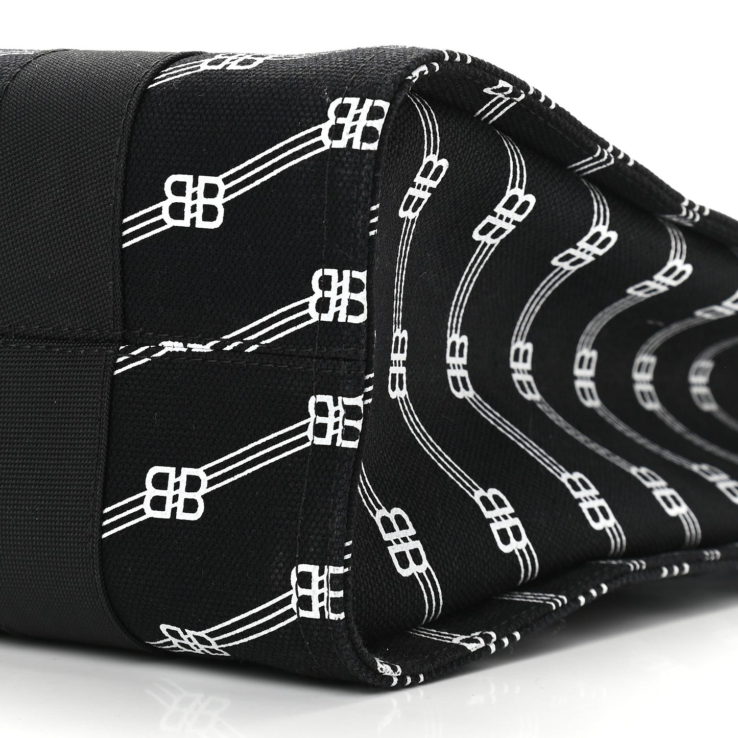 Canvas BB Monogram Sharp Tote Black