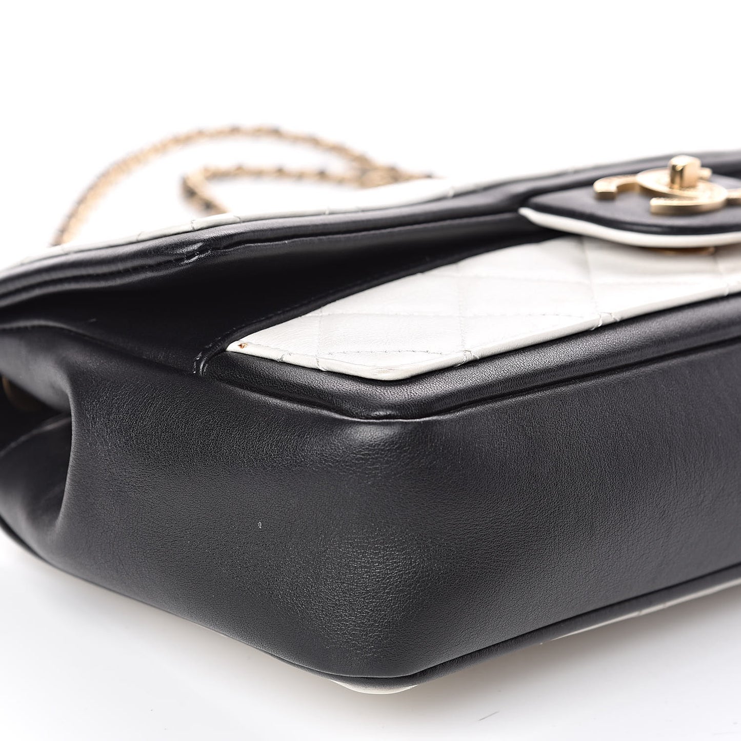 Lambskin Quilted Graphic Medium Flap White Black